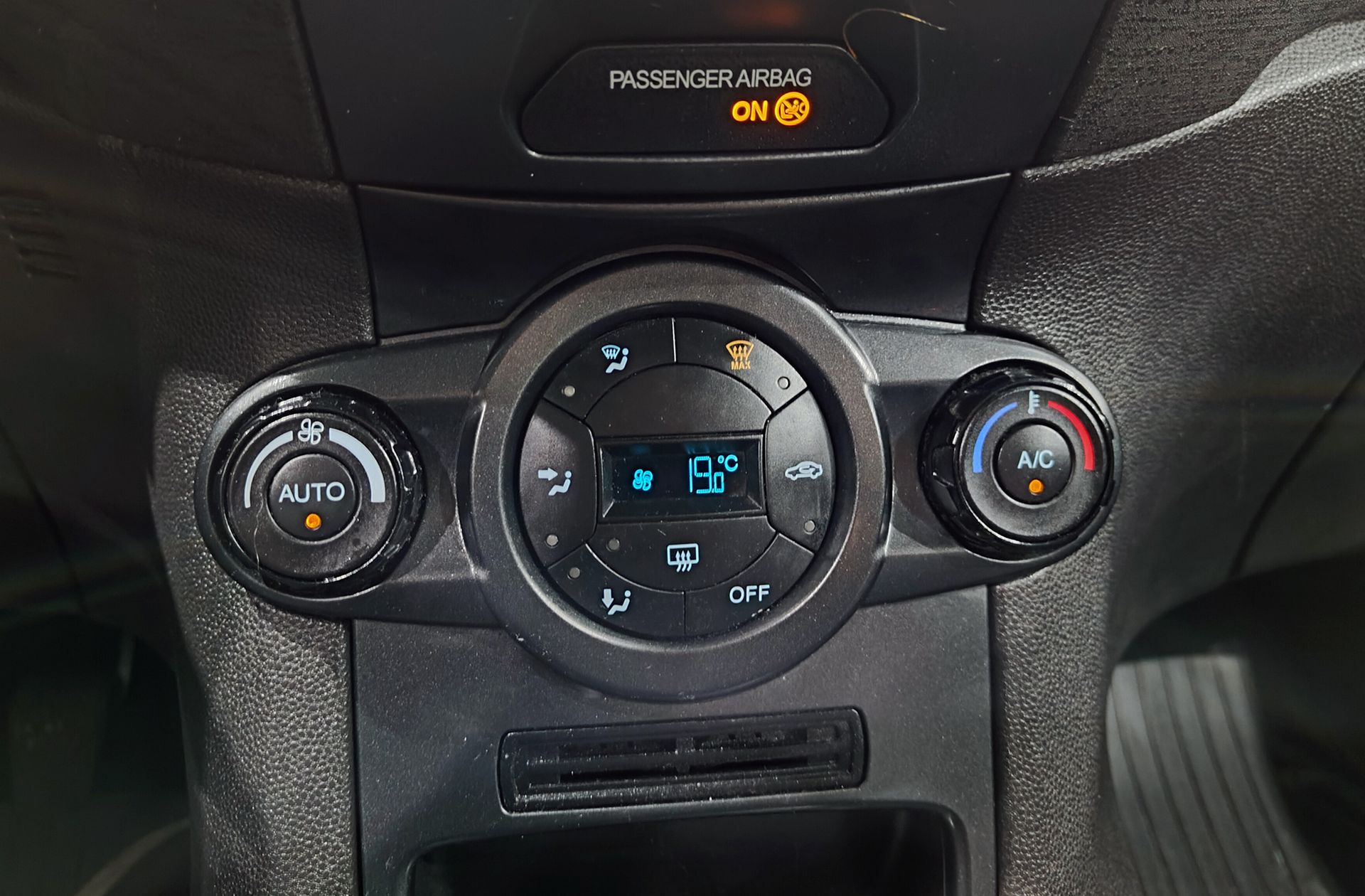 Ford Fiesta 1.0 EcoBoost Trend - foto 23