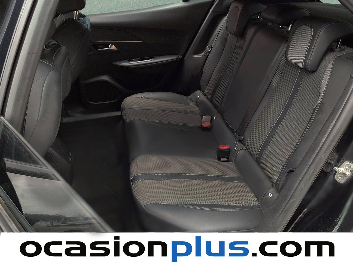 Foto asientos traseros Peugeot 2008 Peugeot 2008 PureTech 130 S&S GT EAT8 (130 CV)