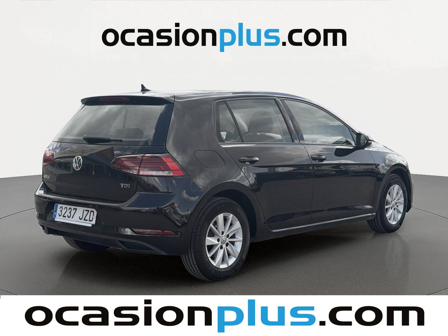 Foto trasera Volkswagen Golf Volkswagen Golf Business & Navi 1.6 TDI (115 CV) derecha