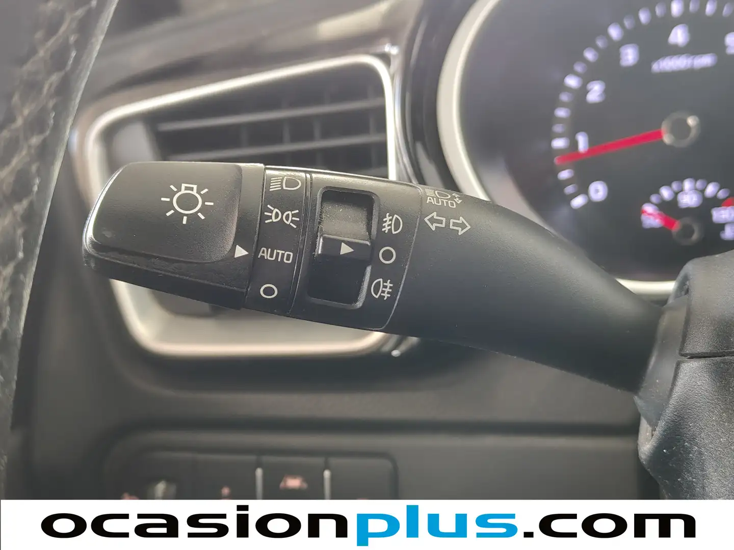 Foto KIA Ceed Kia Ceed 1.4 T-GDi Tech DCT (140 CV)