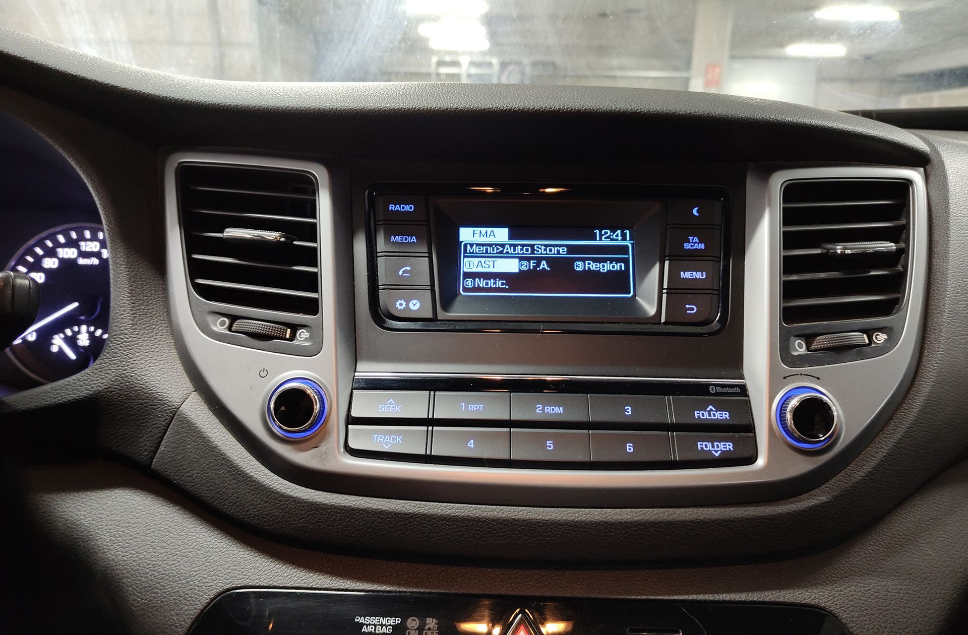 Hyundai Tucson 1.7 CRDi BlueDrive Klass 4x2 - foto 31