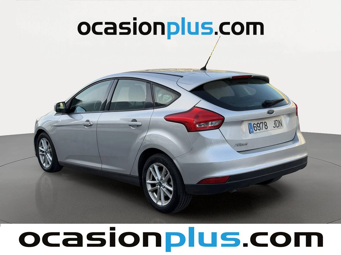 Foto trasera Ford Focus Ford Focus 1.6 TDCI Trend+ (115 CV) izquierda