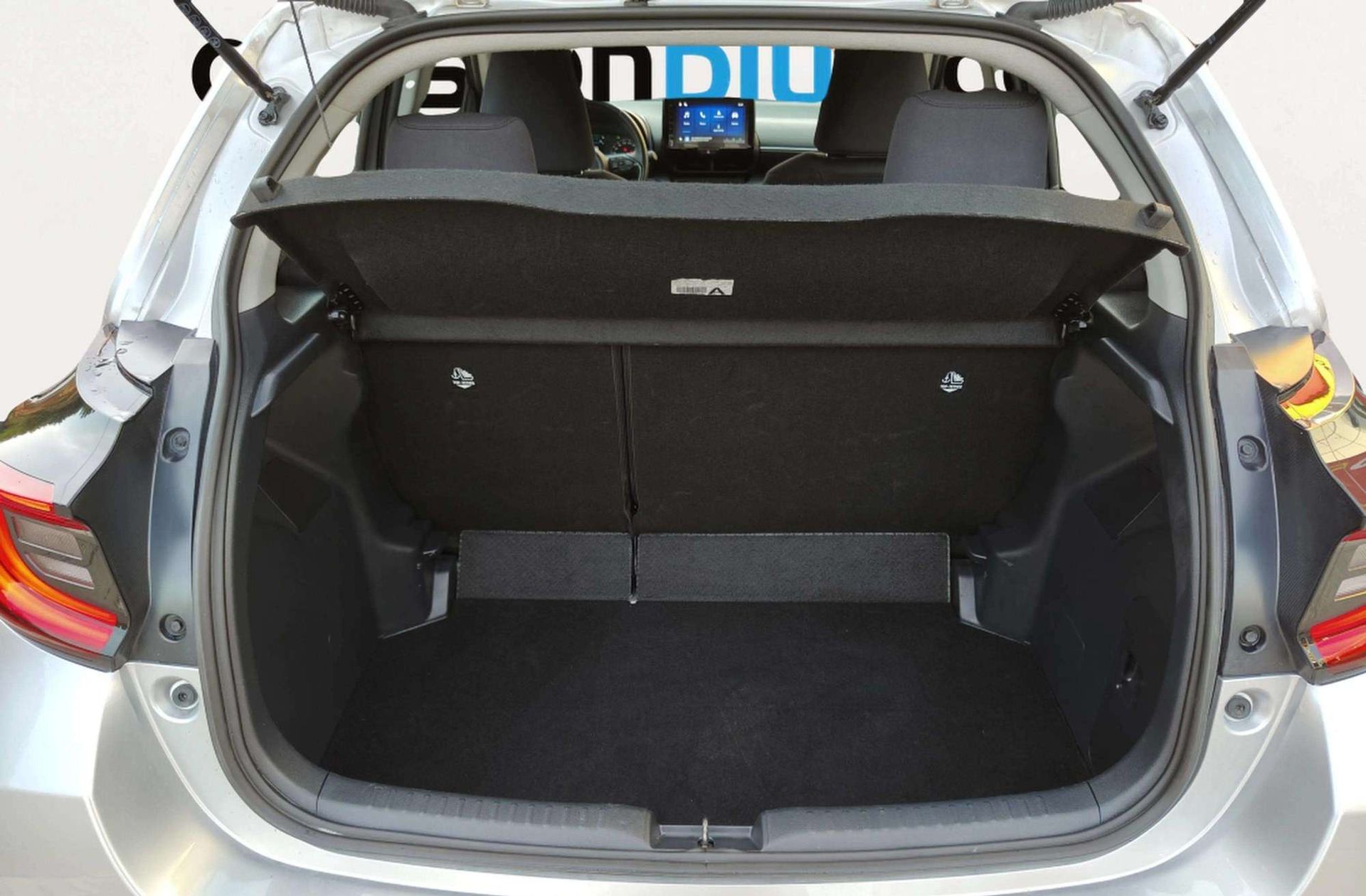 Toyota Yaris 120H Active Plus - foto 15