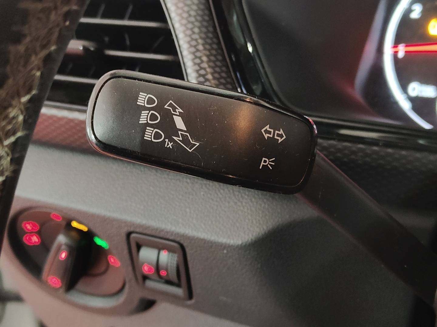 Foto Volkswagen T-Cross Volkswagen T-Cross Advance 1.0 TSI (115 CV) DSG