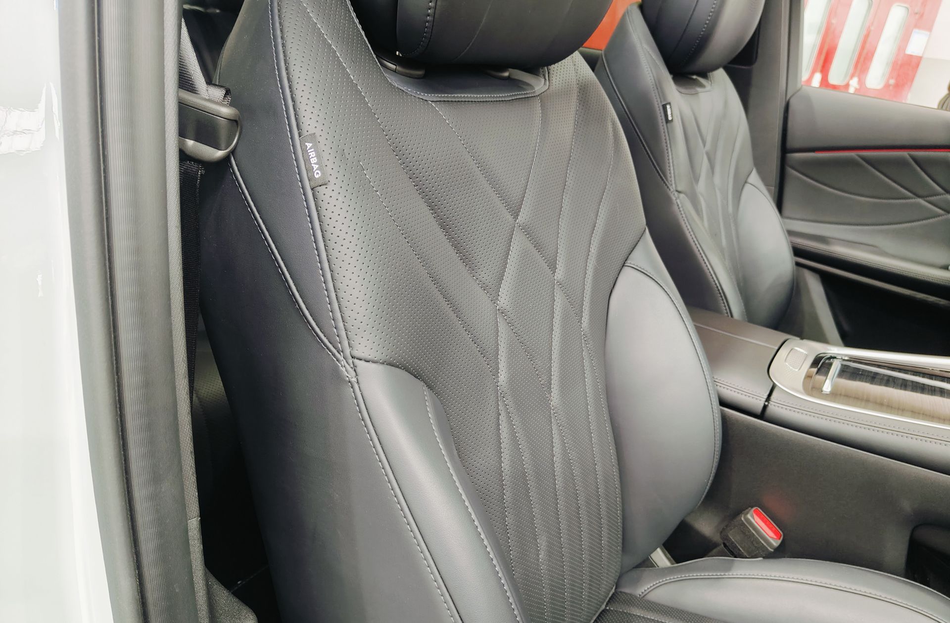 Omoda 9 1.5 T-GDi SHS Premium AWD - foto 8