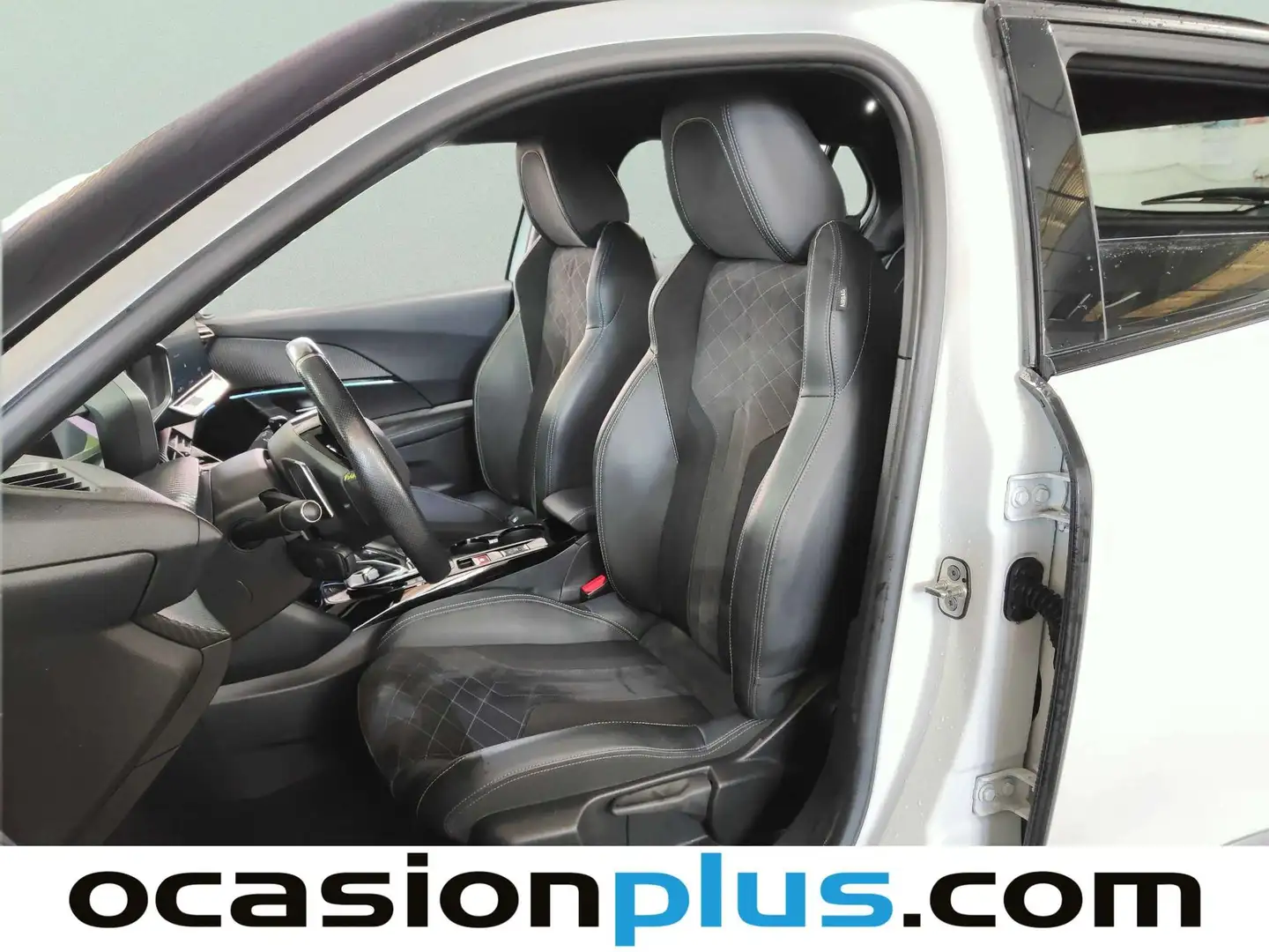 Foto Peugeot 2008 Peugeot 2008 BlueHDI 130 S&S GT Pack EAT8 (130 CV)