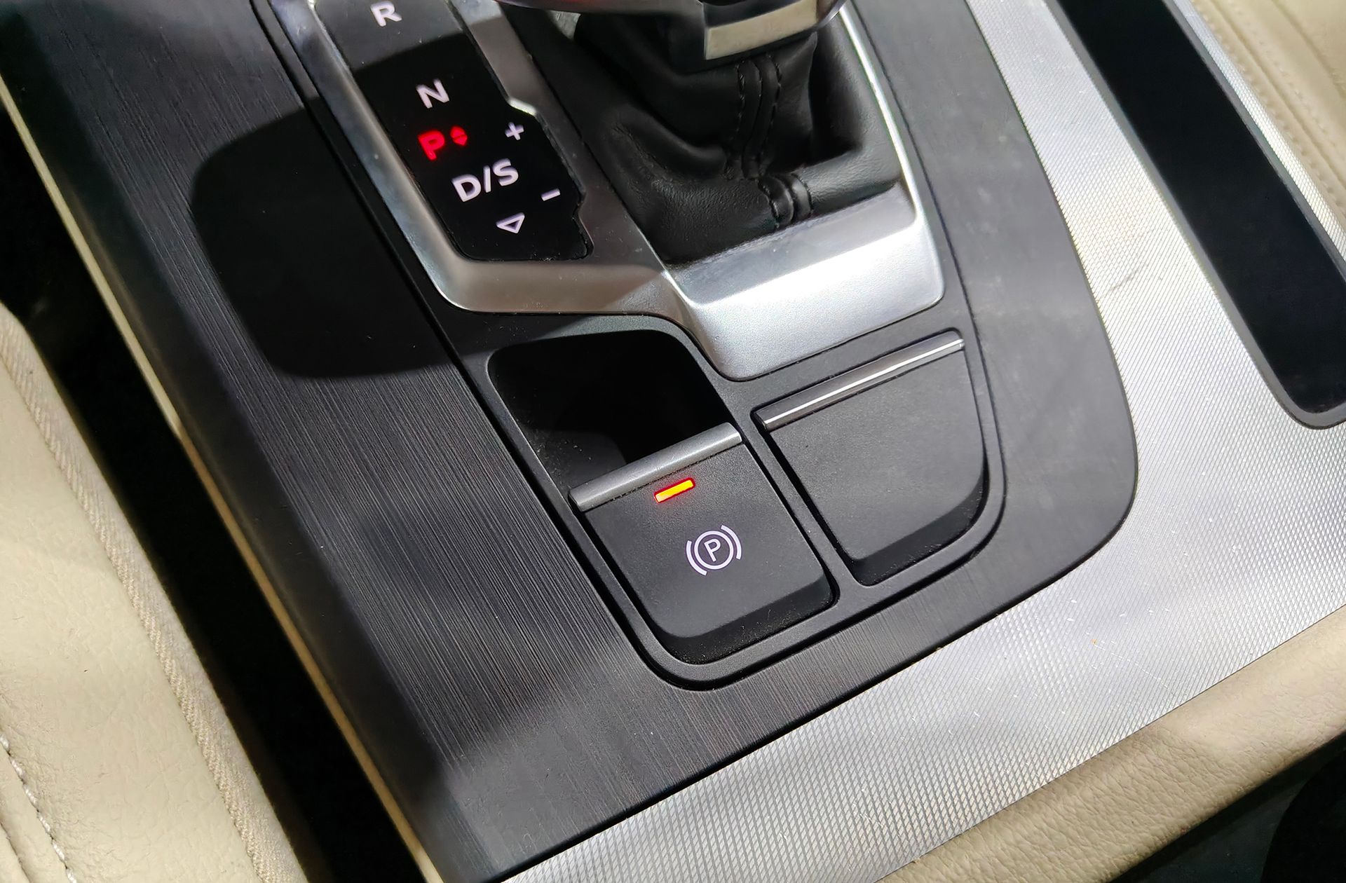 Audi Q5 Design 2.0 TDI quattro S tronic - foto 30