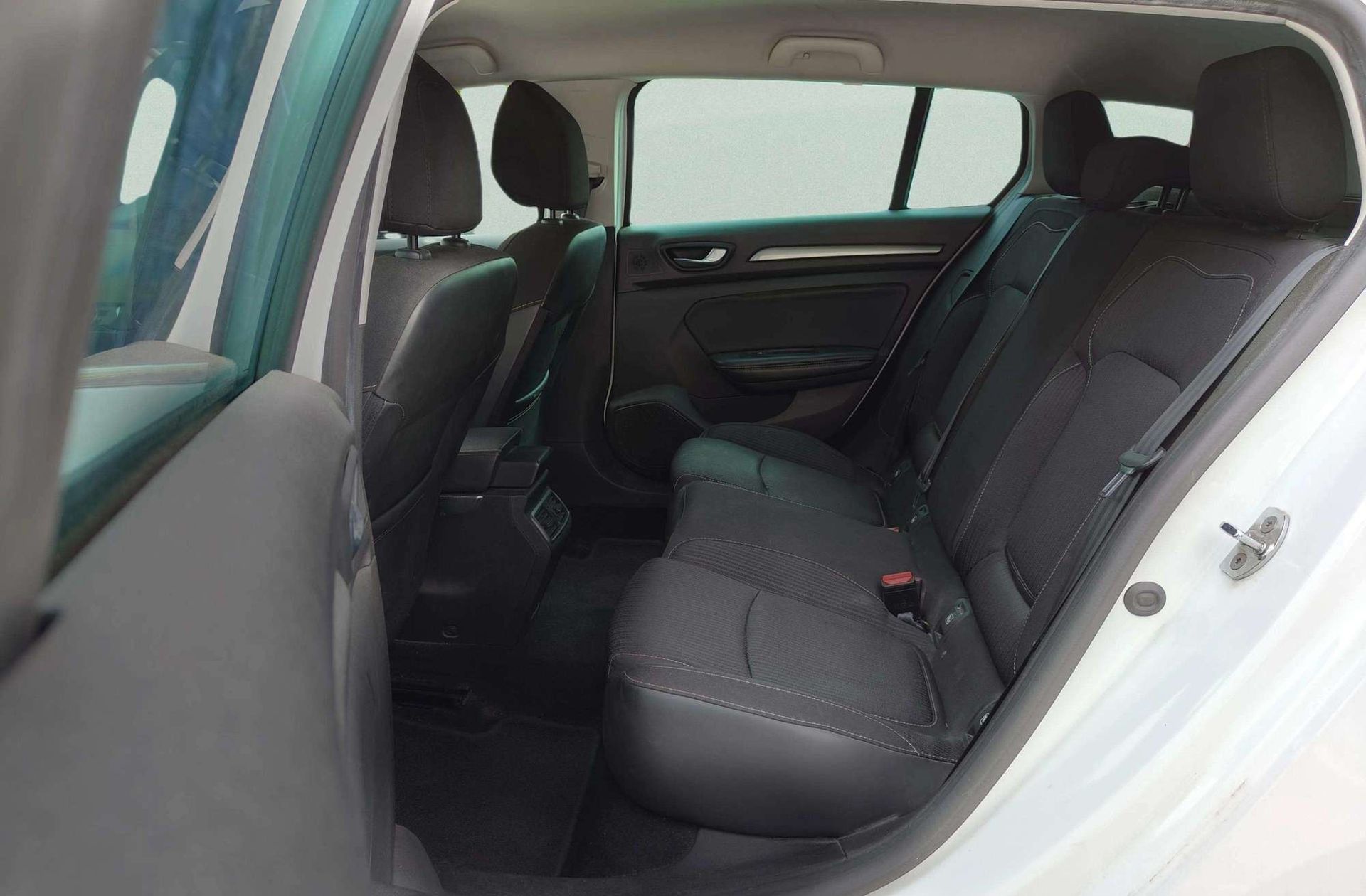 Renault Mégane Sport Tourer Zen TCe GPF - foto 10