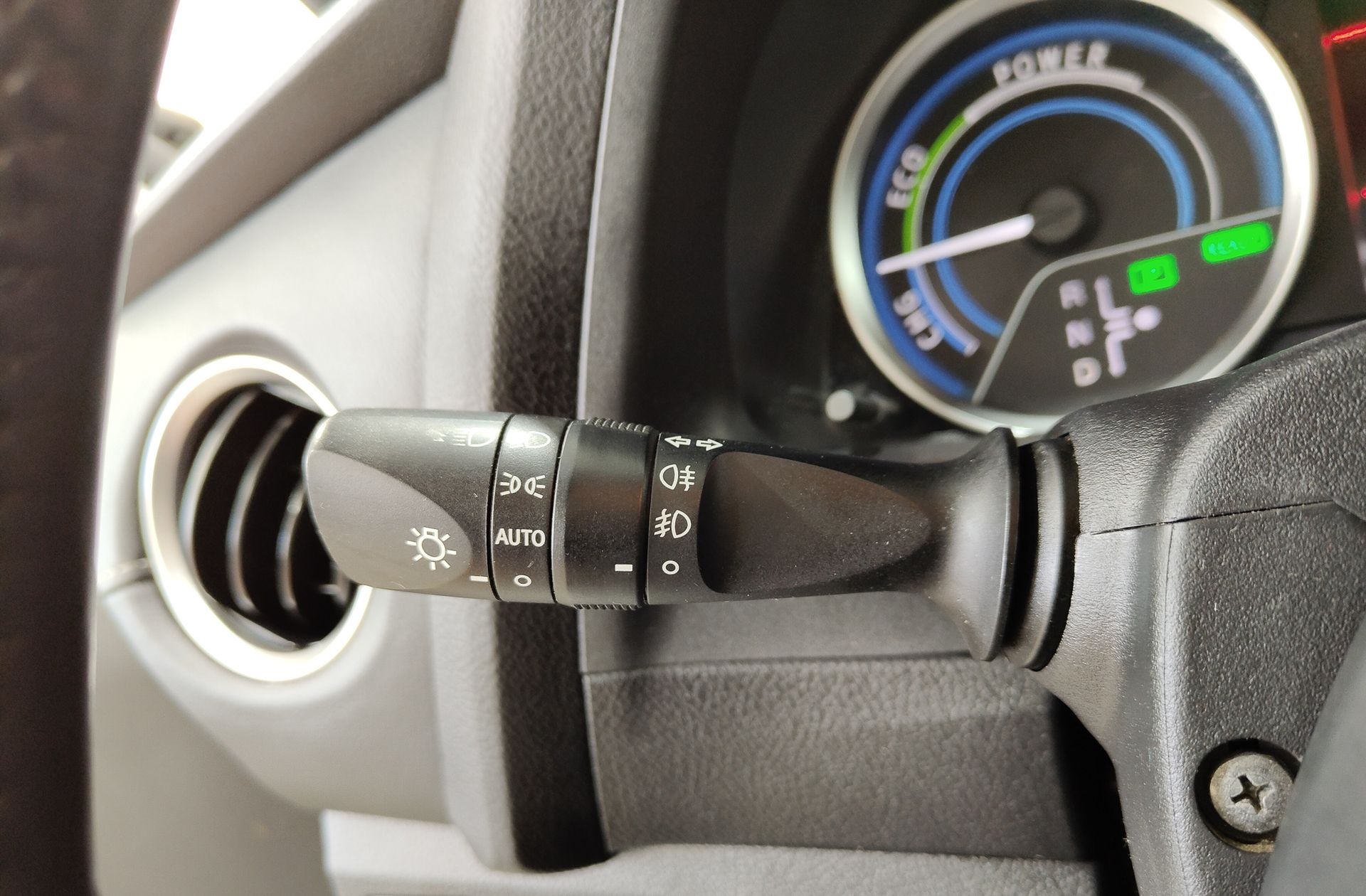 Toyota Auris Hybrid Advance - foto 24