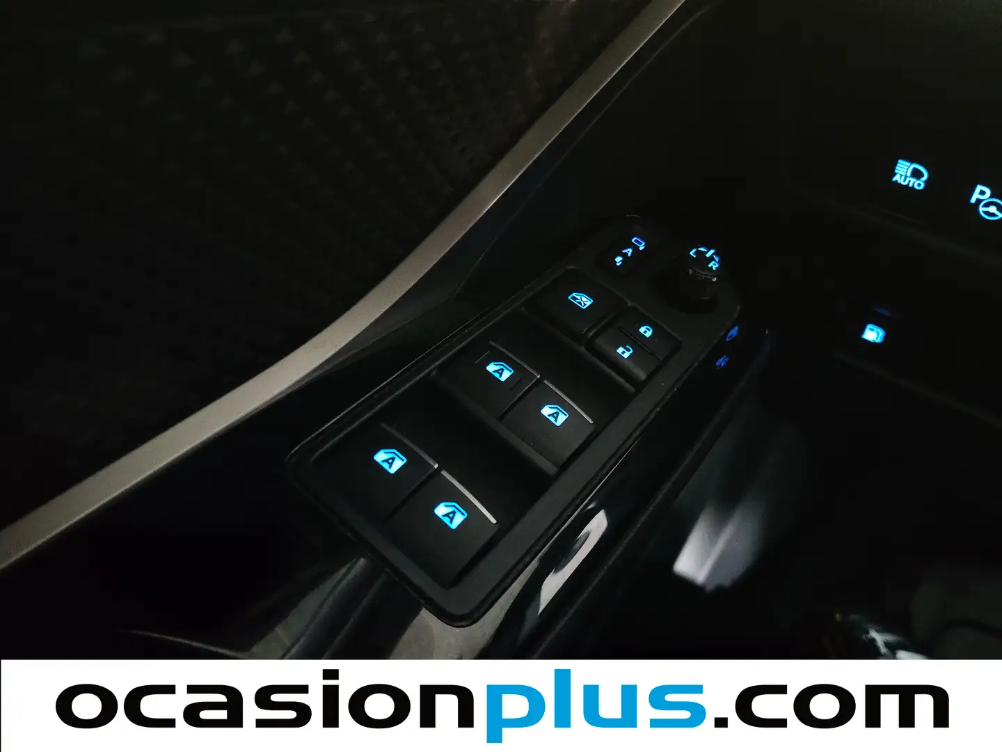 Foto Toyota C-HR Toyota C-HR 1.8 125H Dynamic Plus (122 CV)