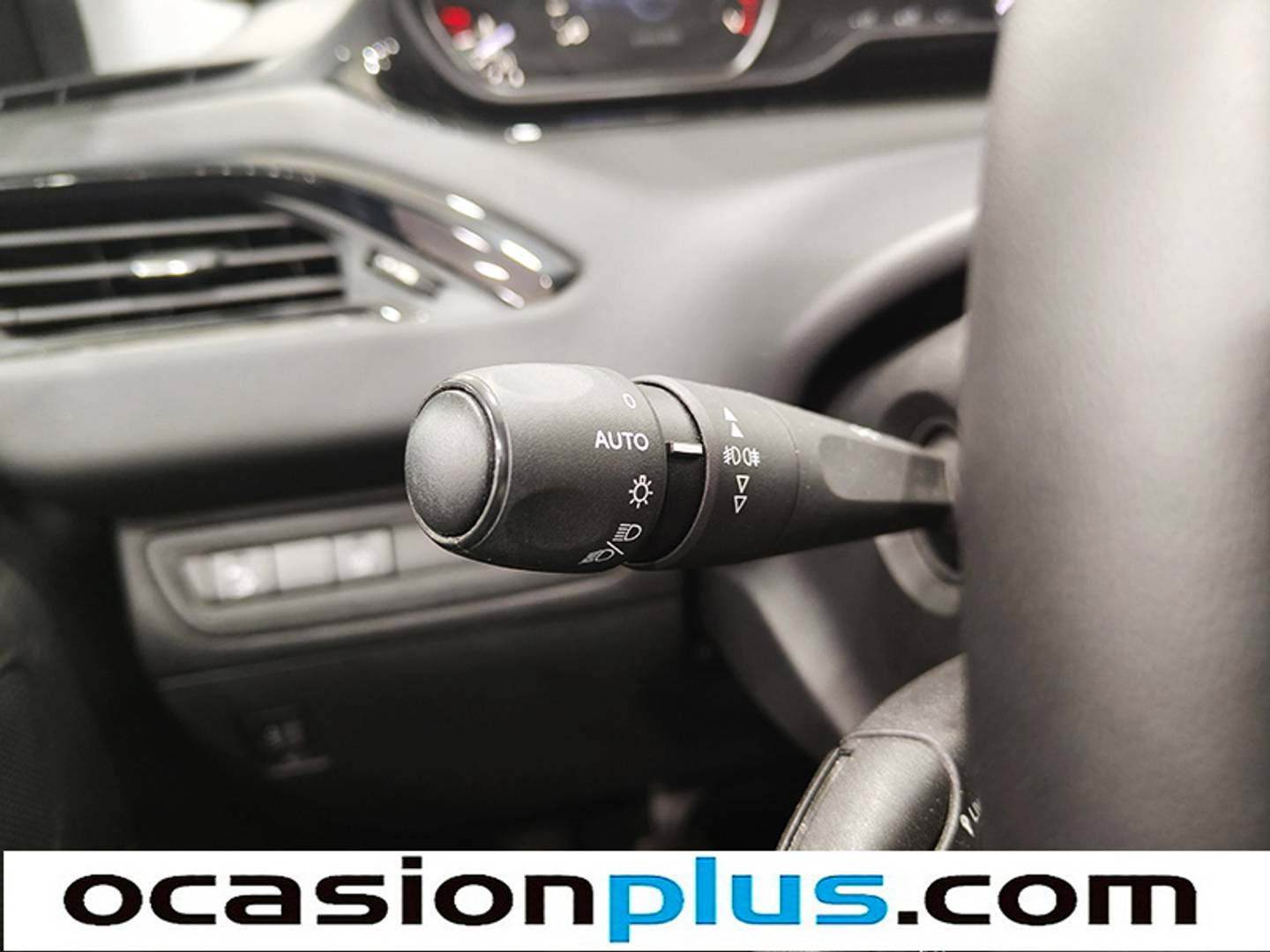 Foto Peugeot 208 Peugeot 208 PureTech 110 Signature (110 CV)