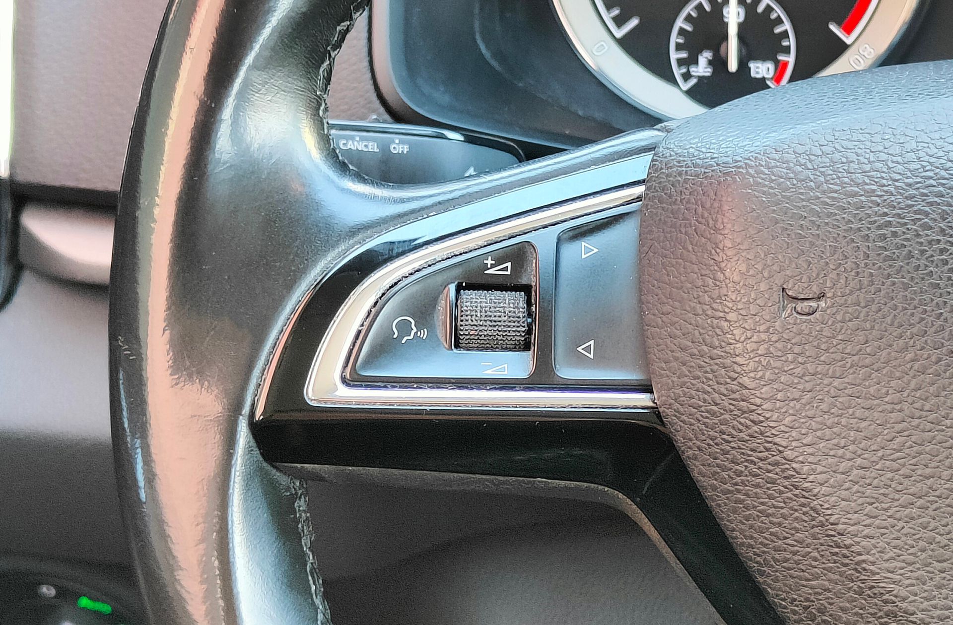 Škoda Karoq 1.0 TSI Ambition - foto 25
