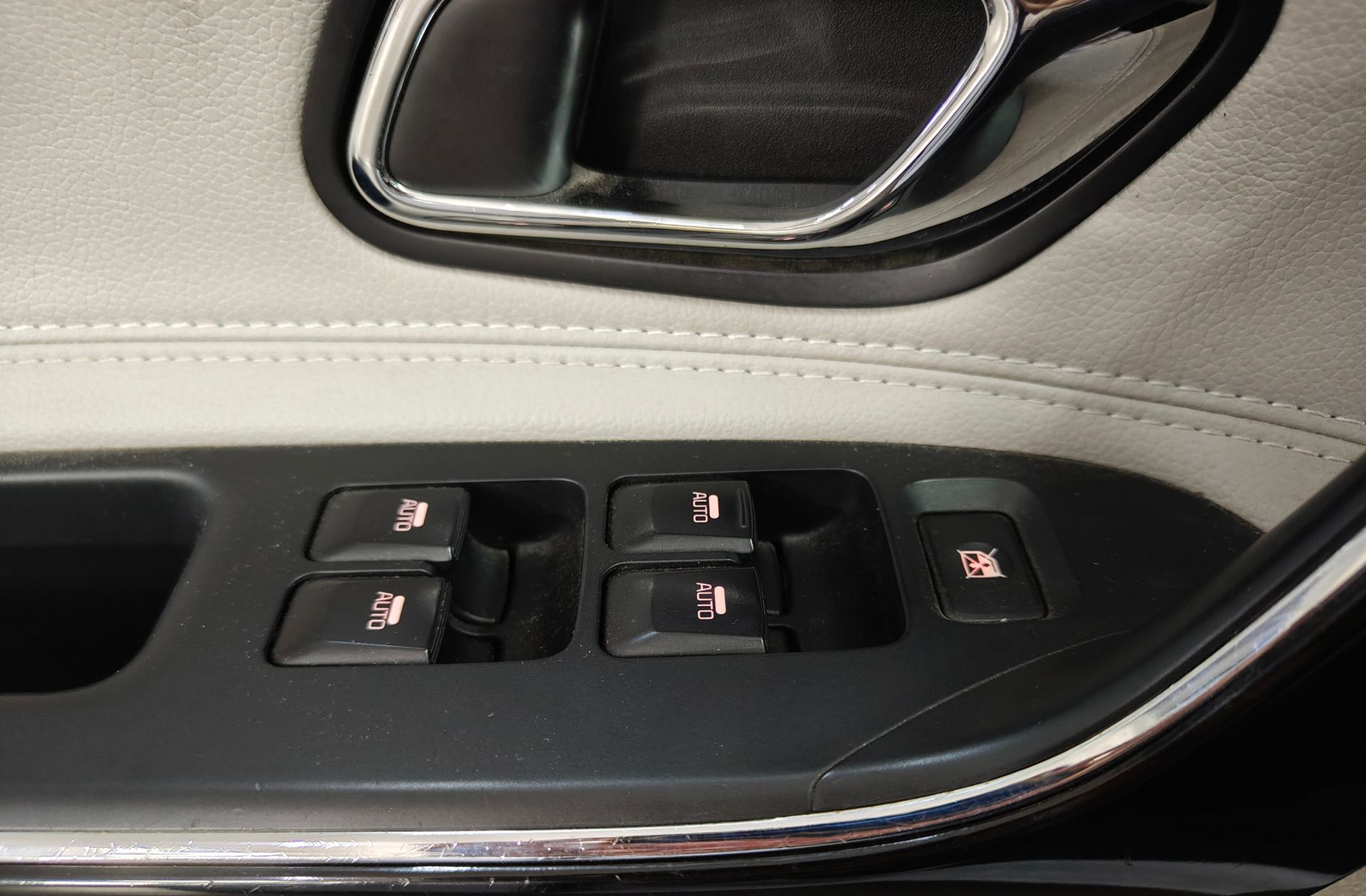 Kia Ceed 1.6 CRDi VGT Emotion - foto 35