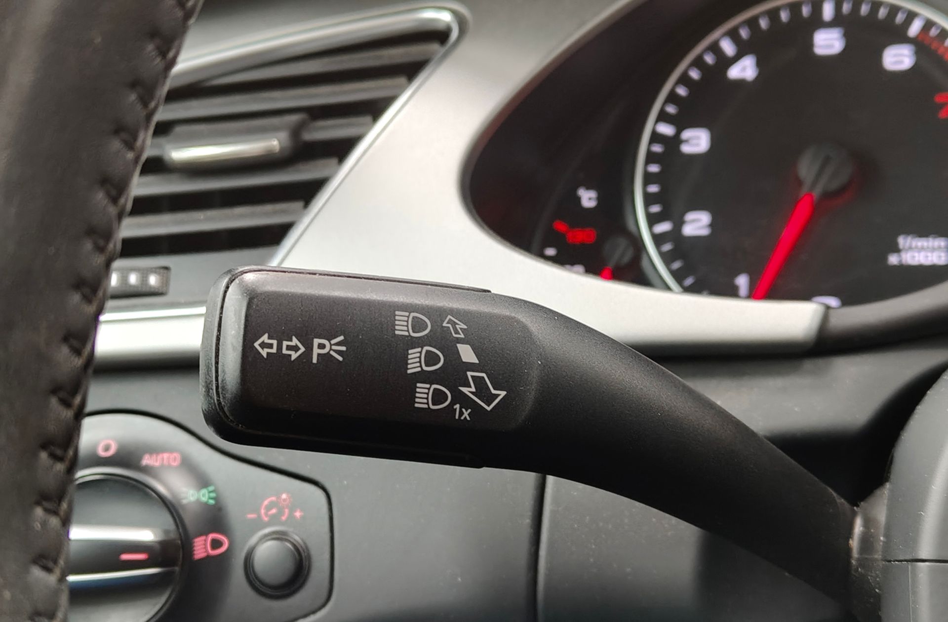 Audi A4 2.0 TFSI multitronic - foto 28