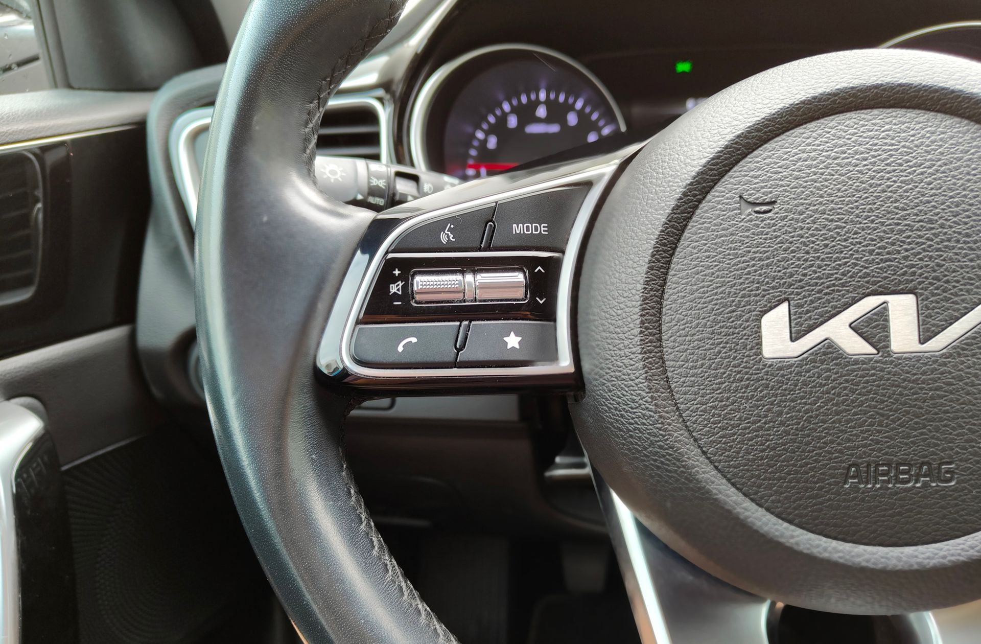Kia Ceed 1.0 T-GDi Tech - foto 31
