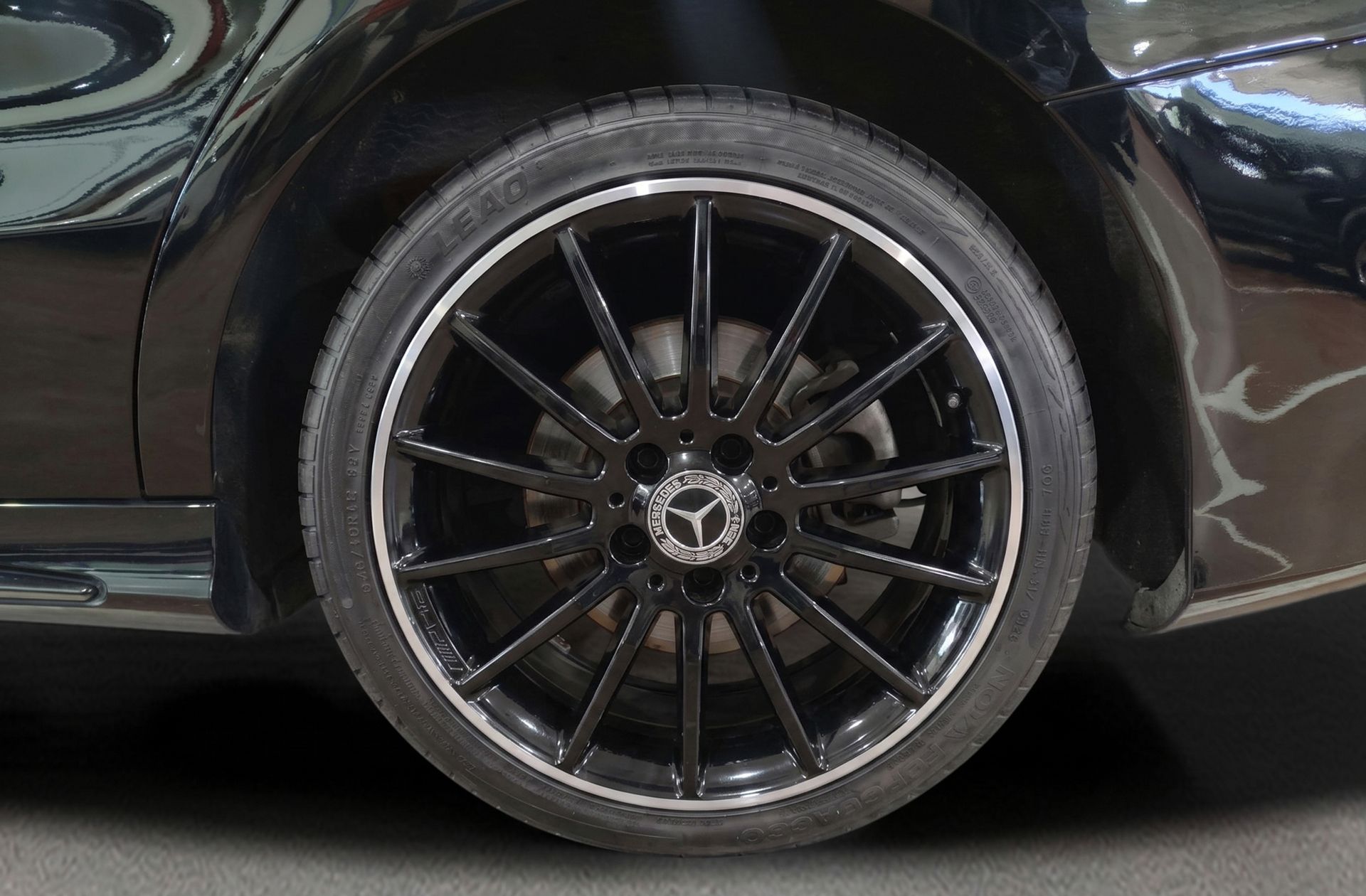 Mercedes-Benz CLA 180 Pack AMG - foto 32