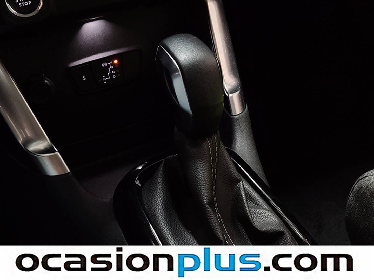 Foto Citroën C3 Aircross Citroen C3 Aircross PureTech 130 Shine Pack EAT6 (131 CV)