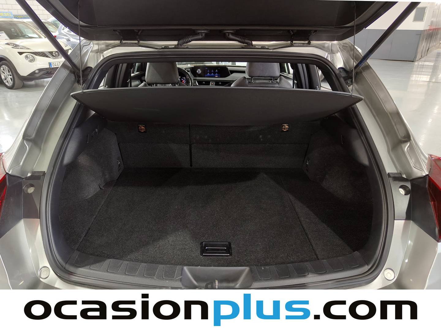 Fotos maletero Lexus UX Lexus UX 250h Business 2WD (184 CV)