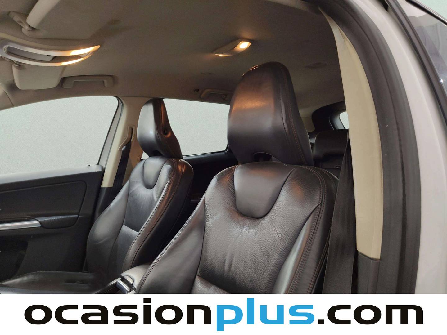 Extras y acabados del Volvo XC60 Volvo XC60 D4 Momentum Auto (163 CV)
