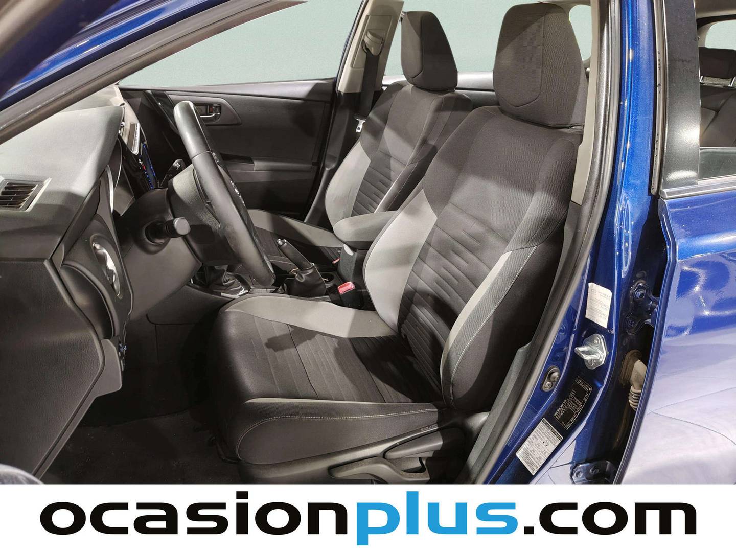 Foto asientos delanteros Toyota Auris Toyota Auris 120T Active (116 CV)