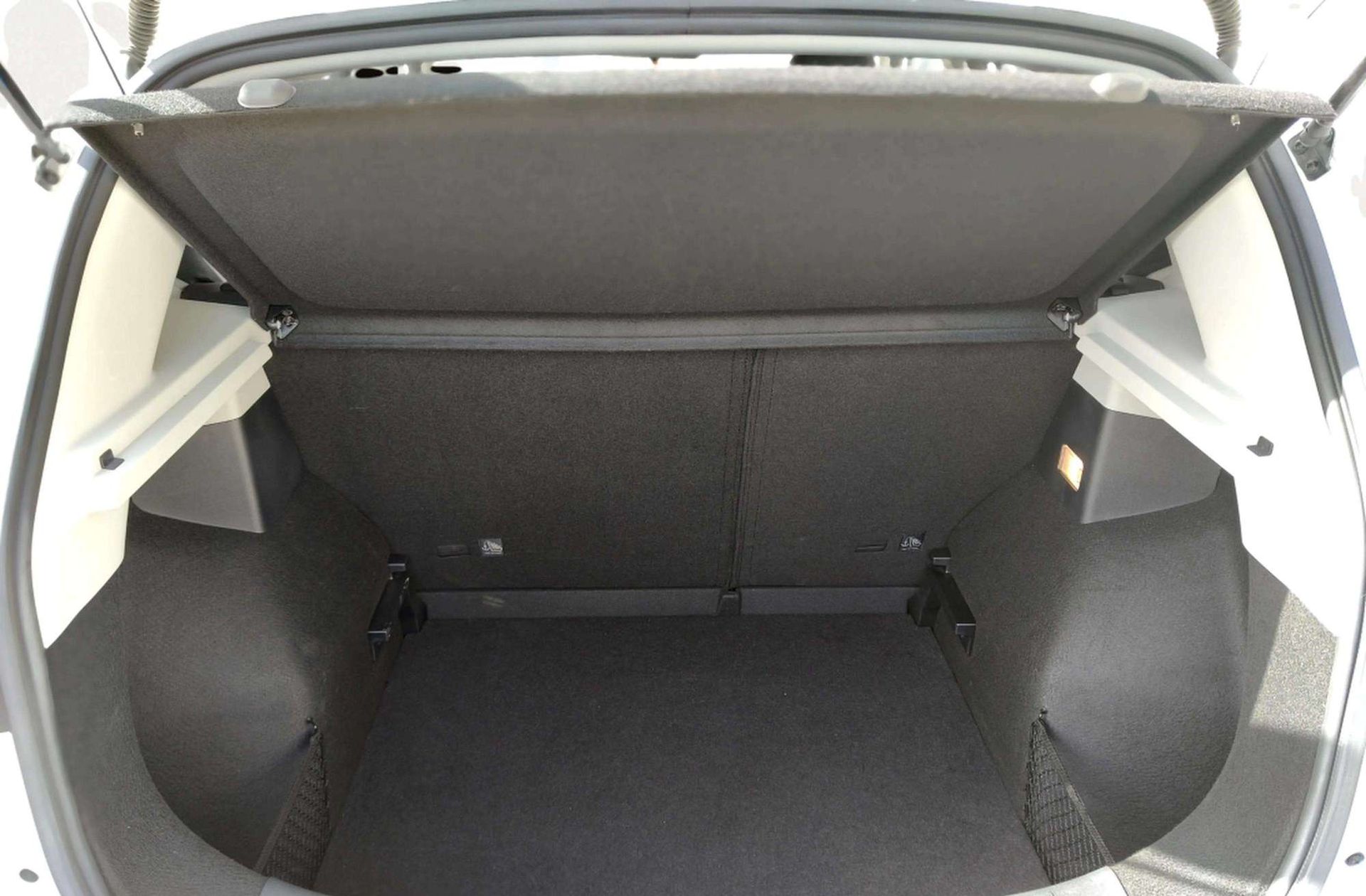 MG ZS 1.5 Luxury - foto 16