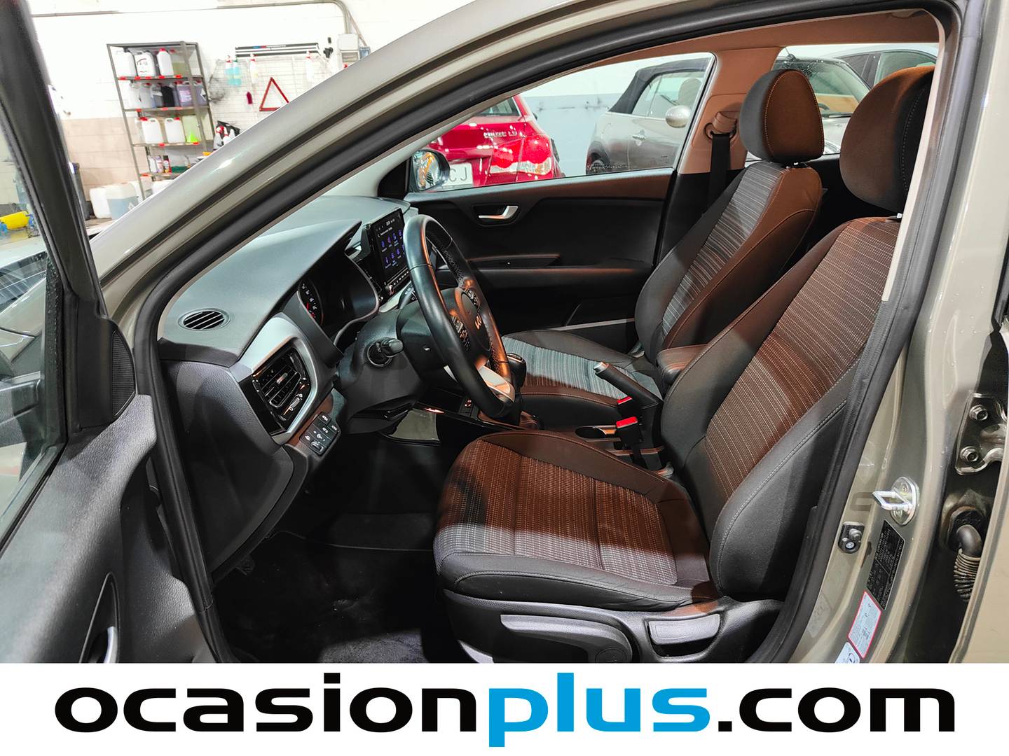 Foto asientos delanteros KIA Stonic Kia Stonic 1.0 T-GDi MHEV Drive iMT (120 CV)