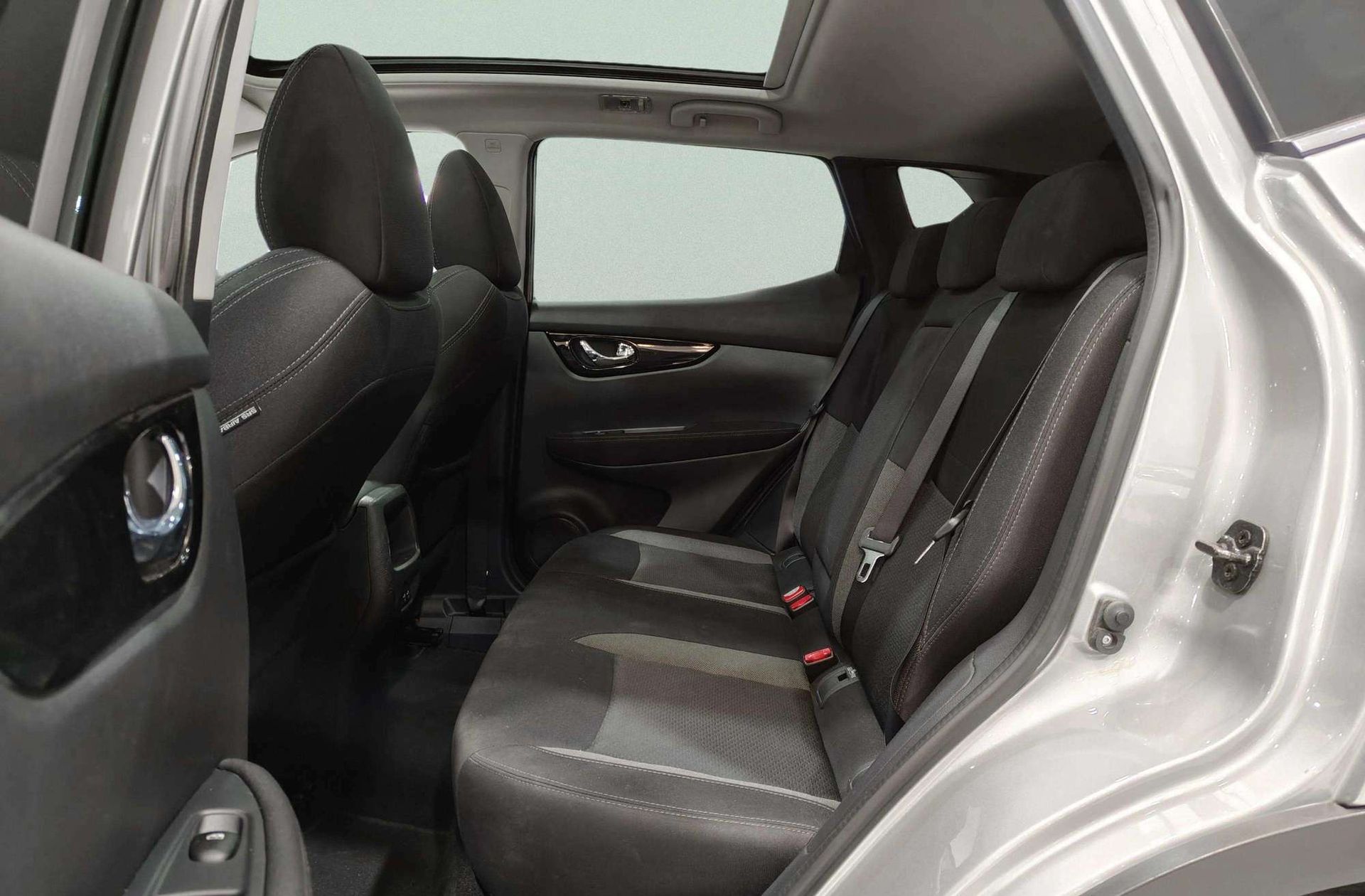 Nissan Qashqai DIG-T 140 N-Connecta - foto 13