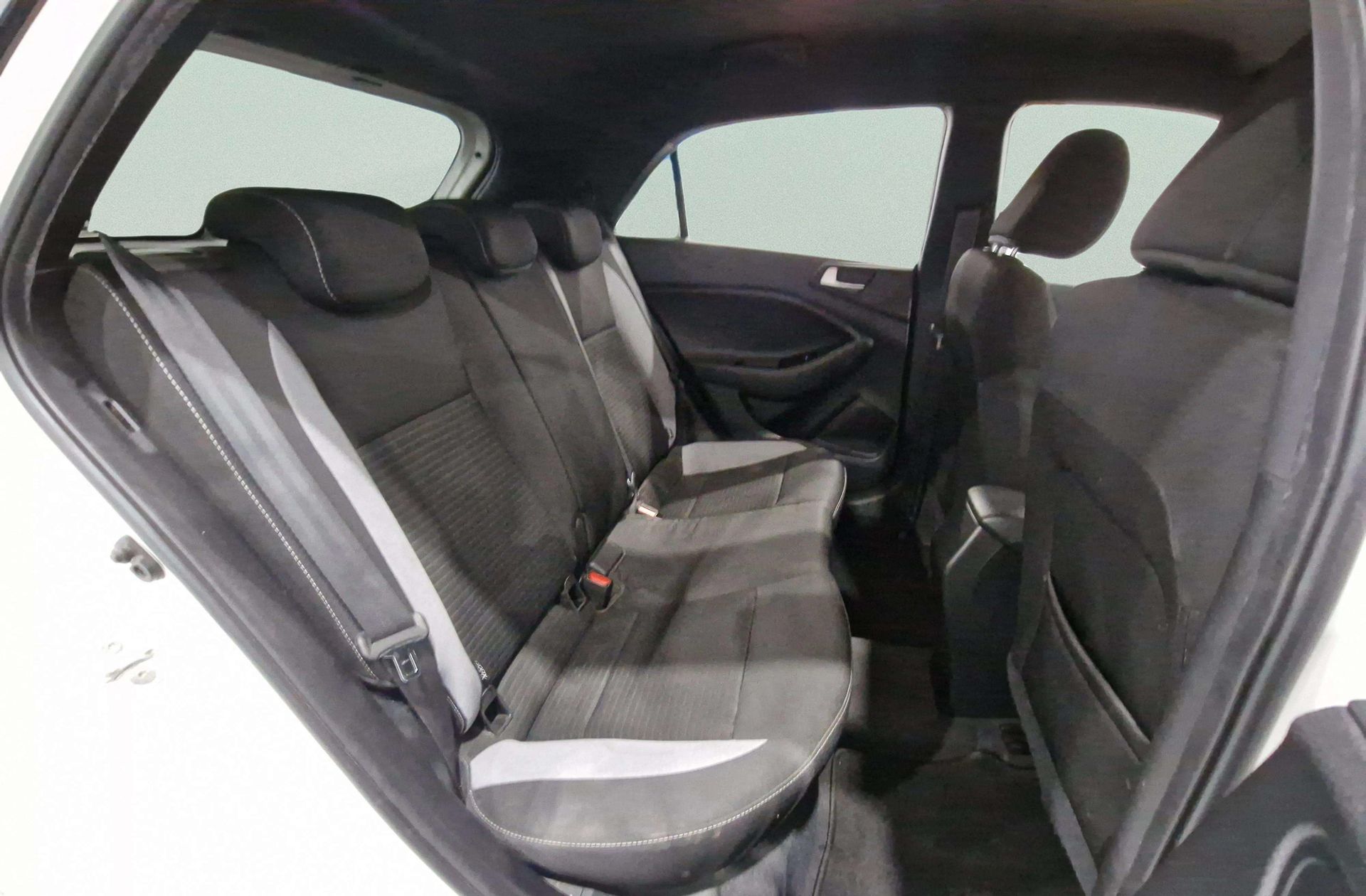 Hyundai i20 1.2 MPI Elegant Nav - foto 16