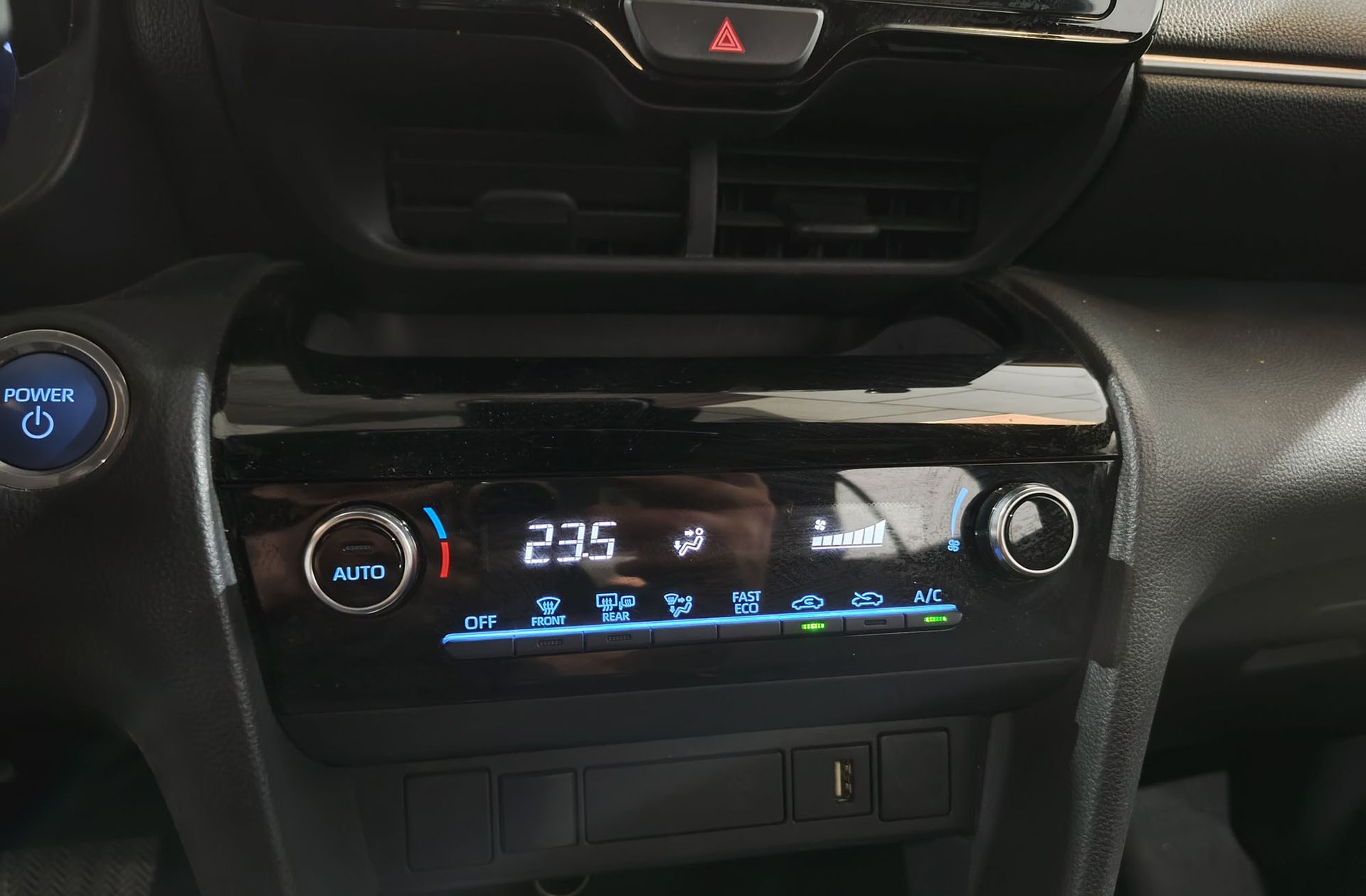 Toyota Yaris Cross 120H Active Tech - foto 29