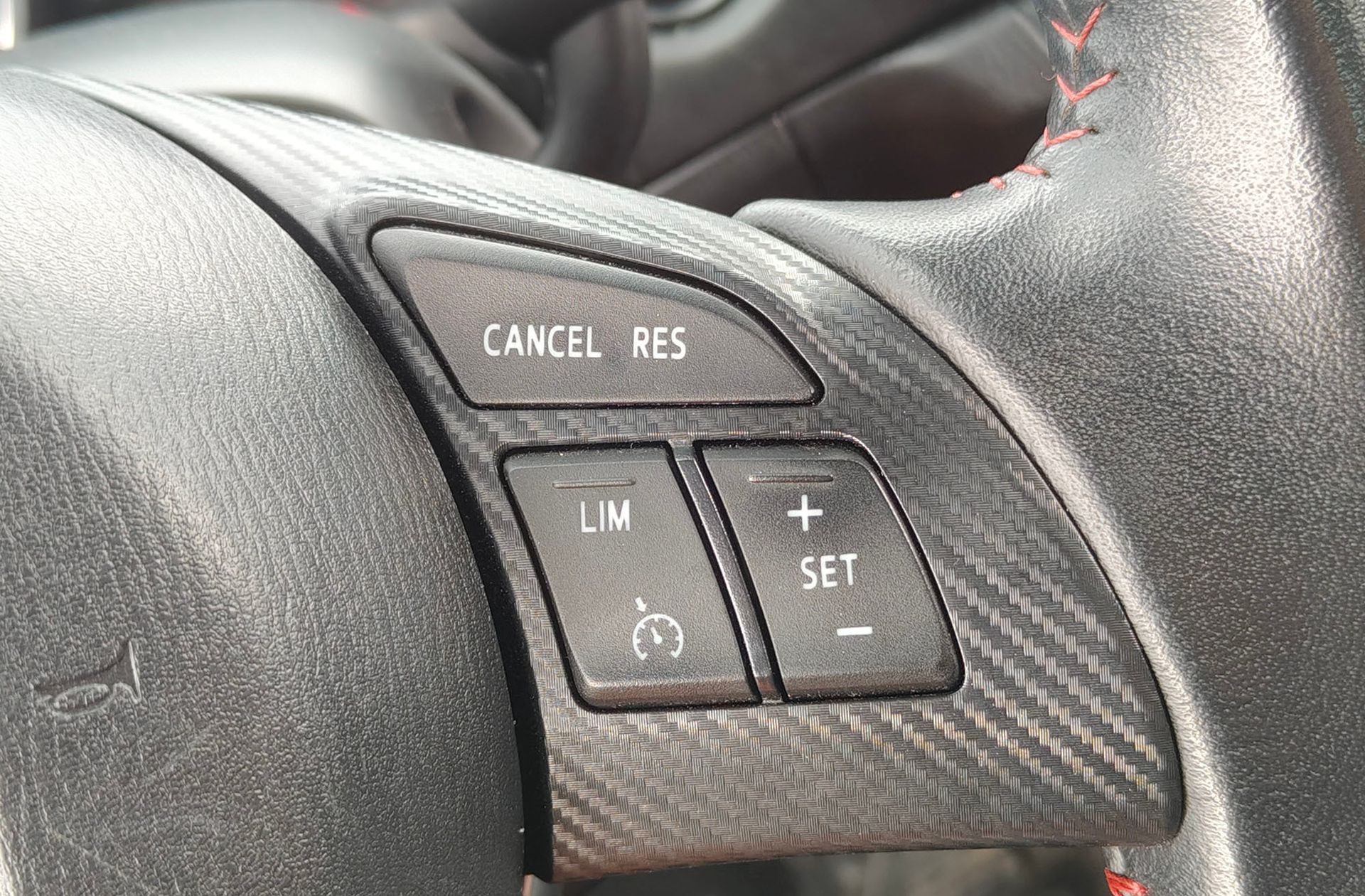 Mazda3 2.0 GE Sedan Luxury - foto 30