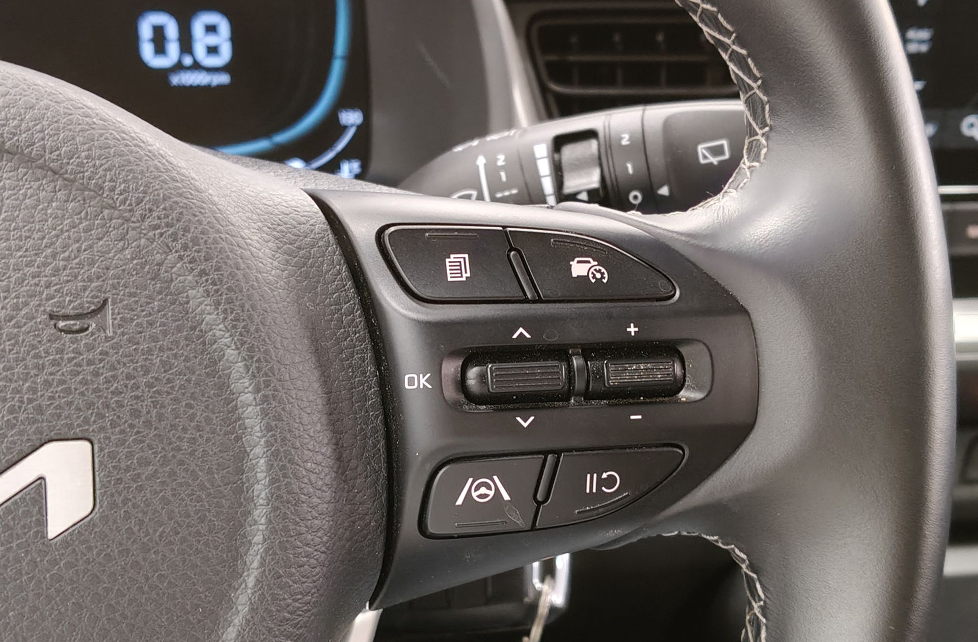 Kia Stonic 1.0 T-GDi MHEV Concept - foto 25
