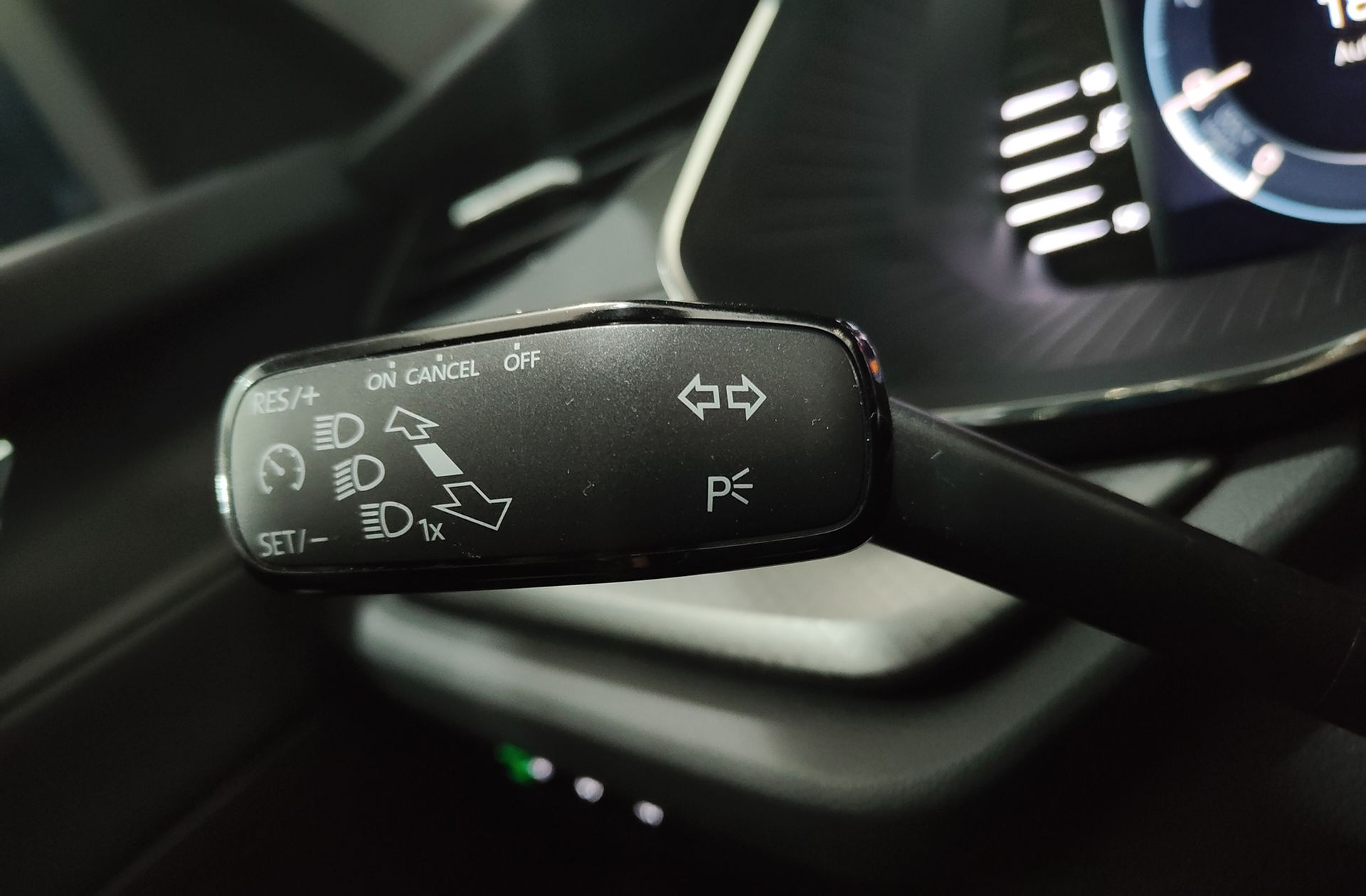 Škoda Octavia Combi 2.0 TDI Ambition - foto 24