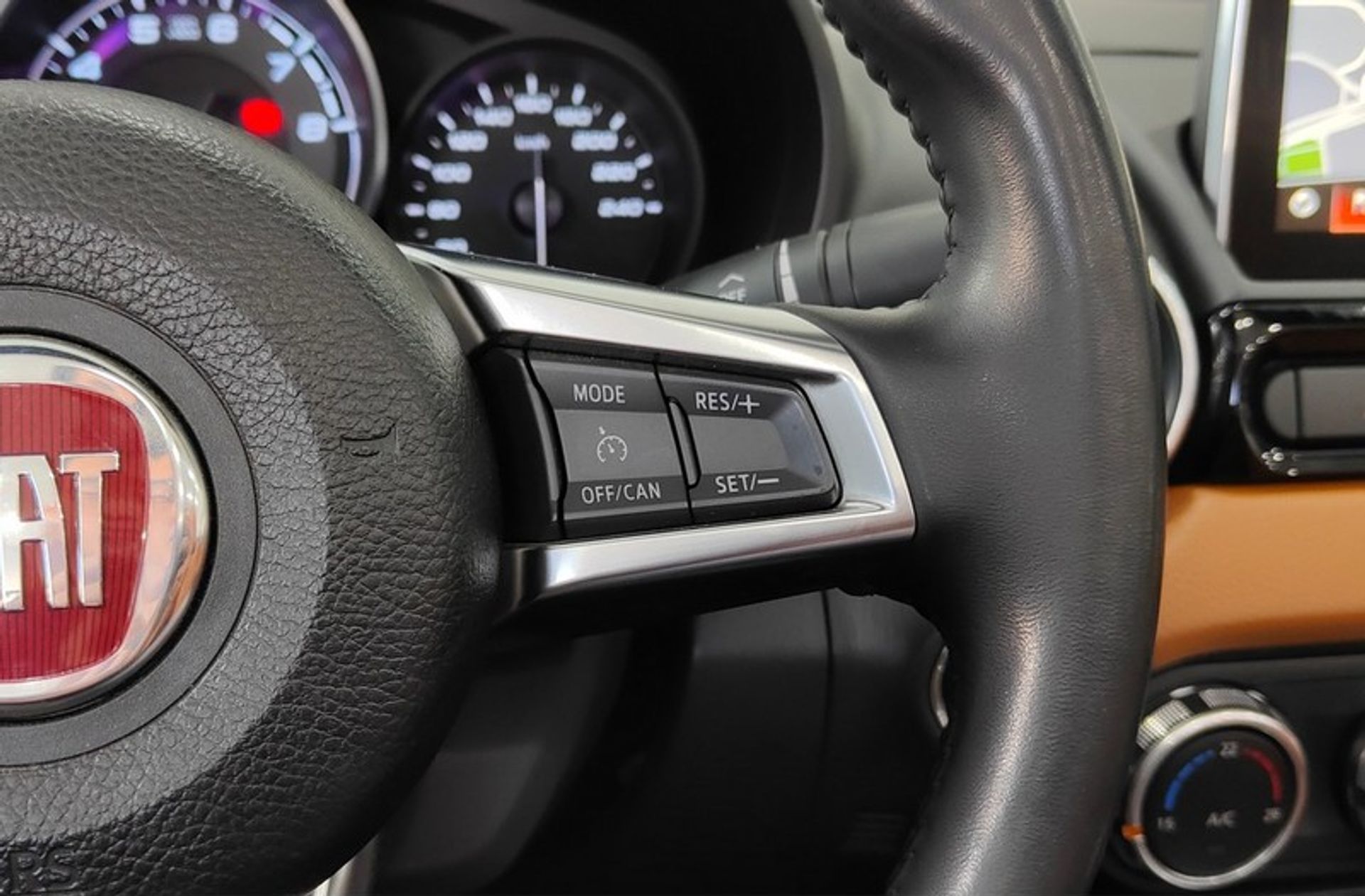 Fiat 124 Spider 1.4 MultiAir Cabrio Lusso - foto 23