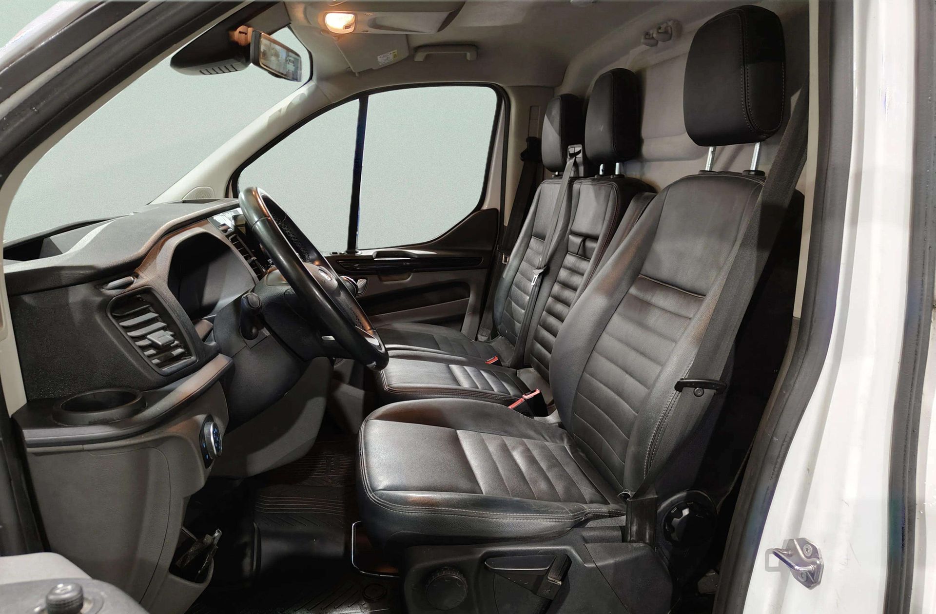 Ford Transit Custom Furgon 2.0 TDCi MHEV Trail 300 L1 - foto 11