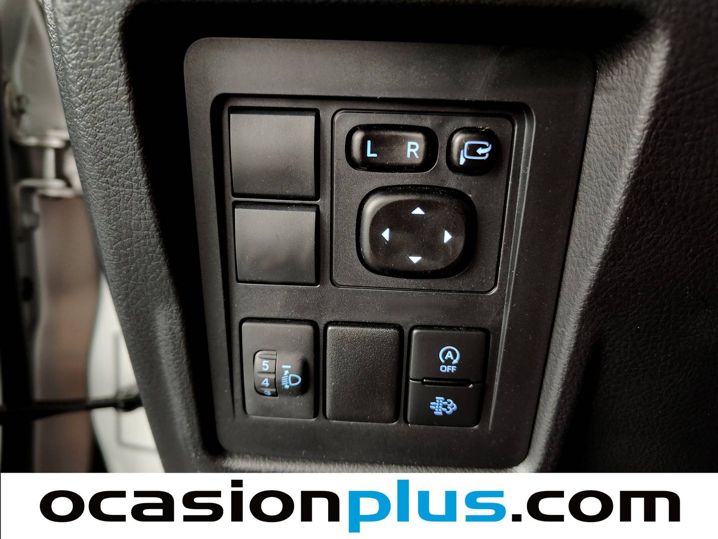 Acabados Toyota Land Cruiser Toyota Land Cruiser 2.8 D-4D VX Auto (204 CV) 7 Plazas