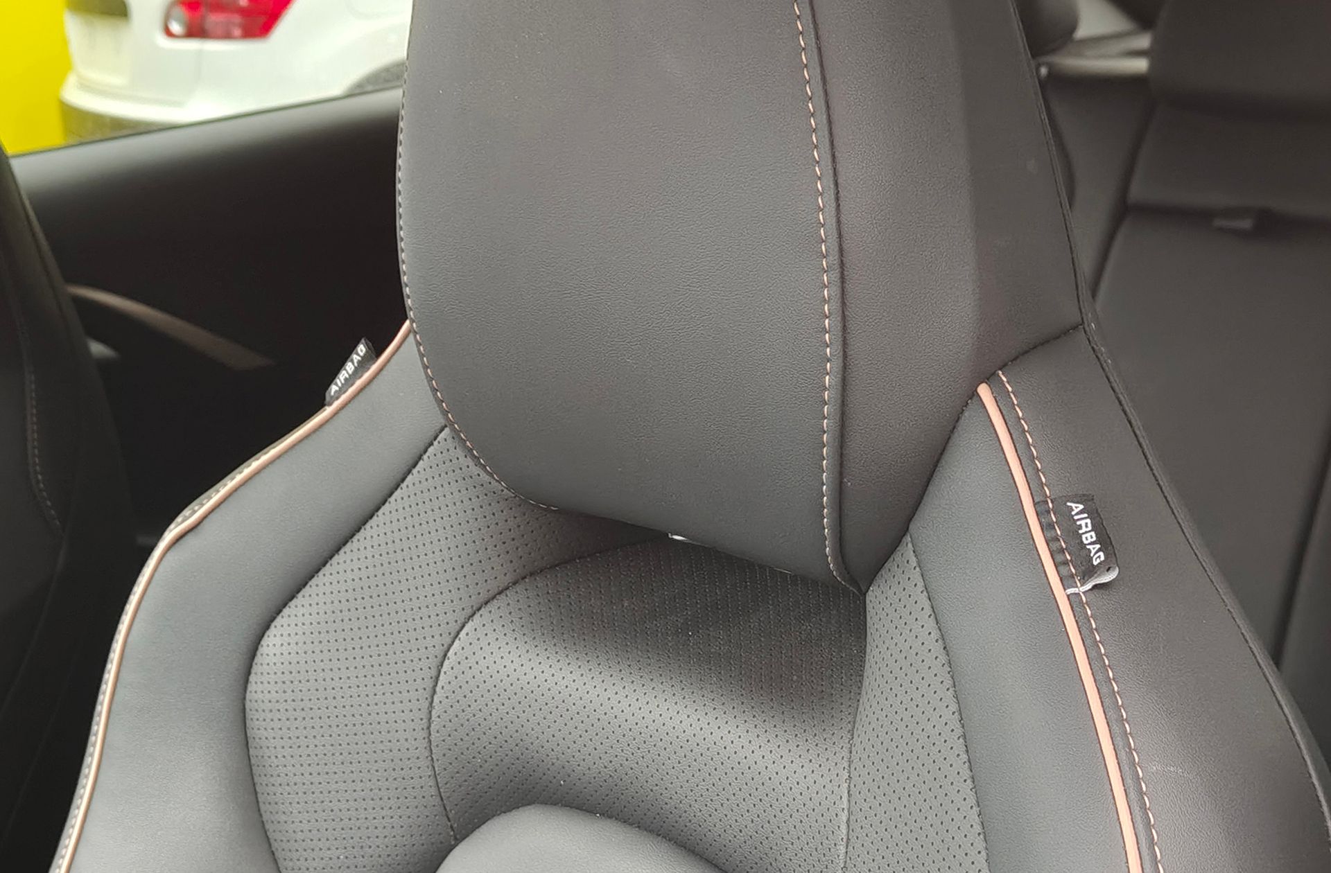 Omoda 5 1.6 T-GDi Premium DCT - foto 13