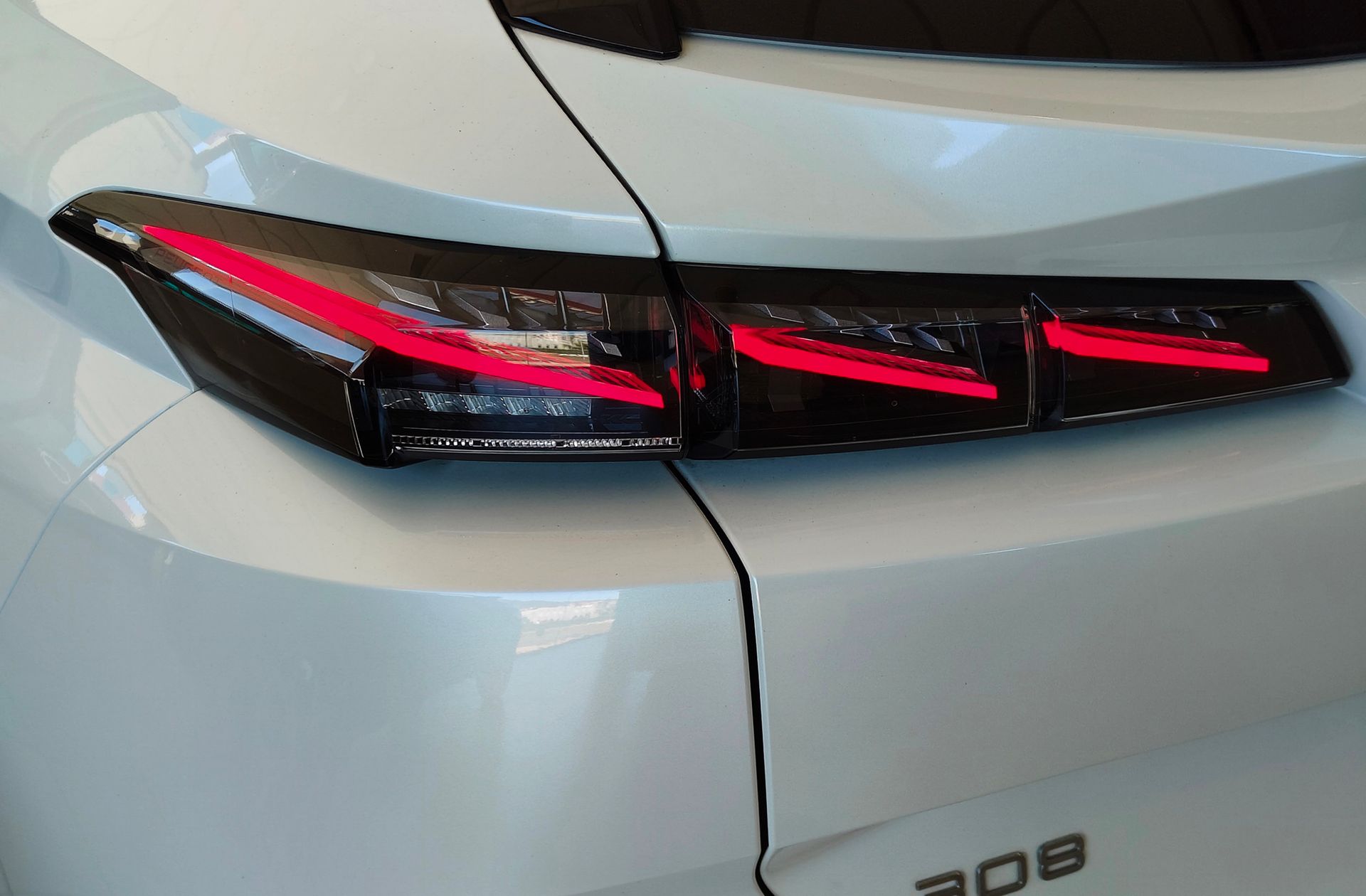 Peugeot 308 SW Hybrid 225 GT Pack eEAT8 - foto 23
