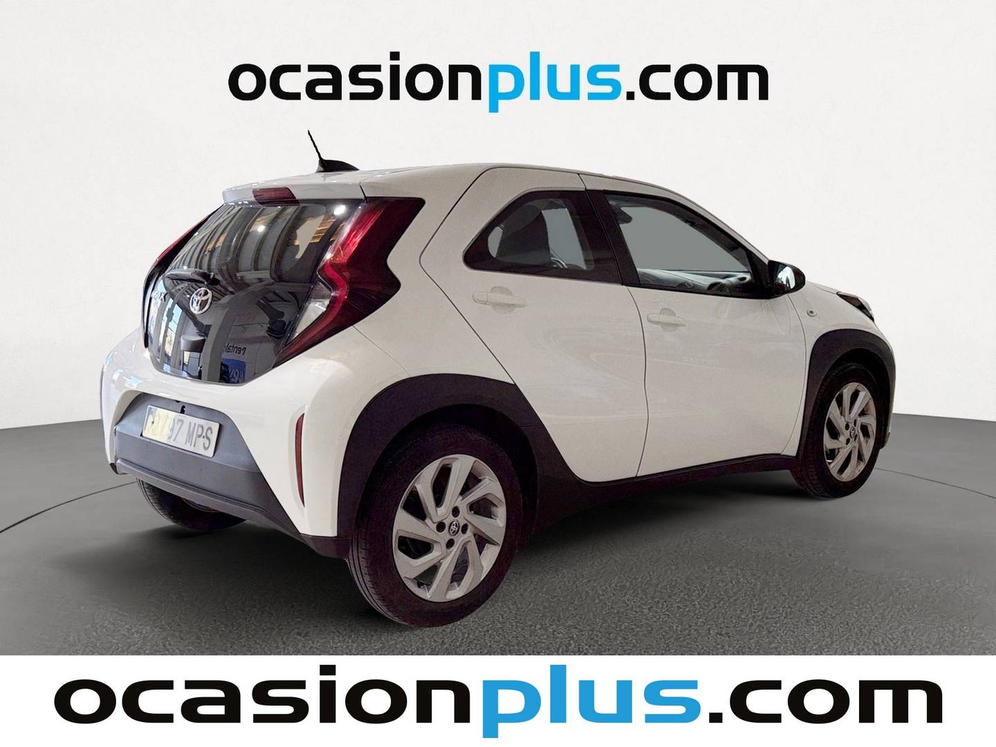 Foto trasera Toyota Aygo X Cross Toyota Aygo X Cross 1.0 VVT-I Play (72 CV) derecha