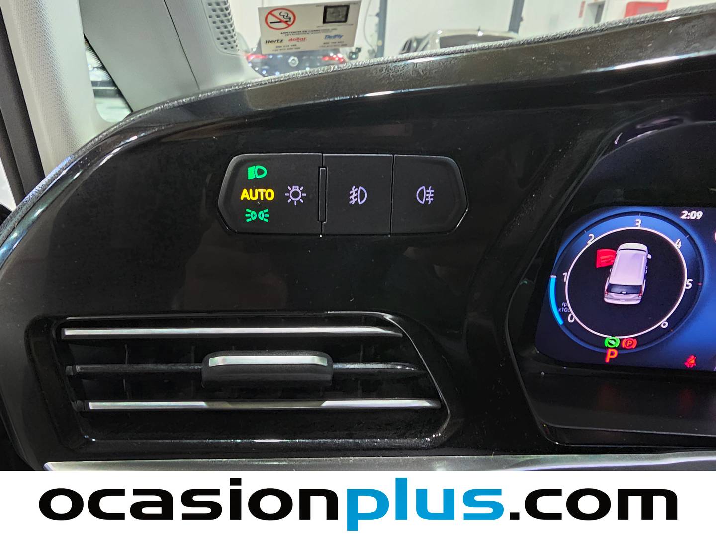 Foto Ford Tourneo Connect Ford Tourneo Connect 2.0 Ecoblue S&S Titanium Auto (122 CV)