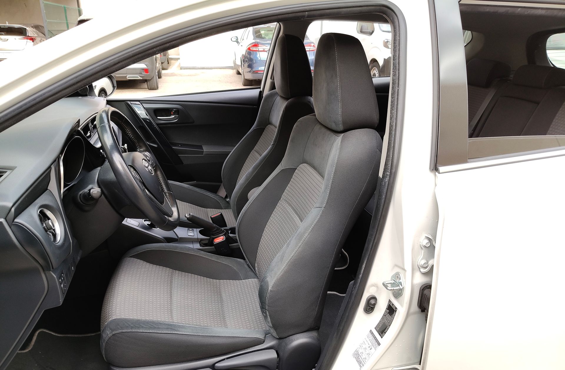 Toyota Auris 140H Hybrid Feel! - foto 10