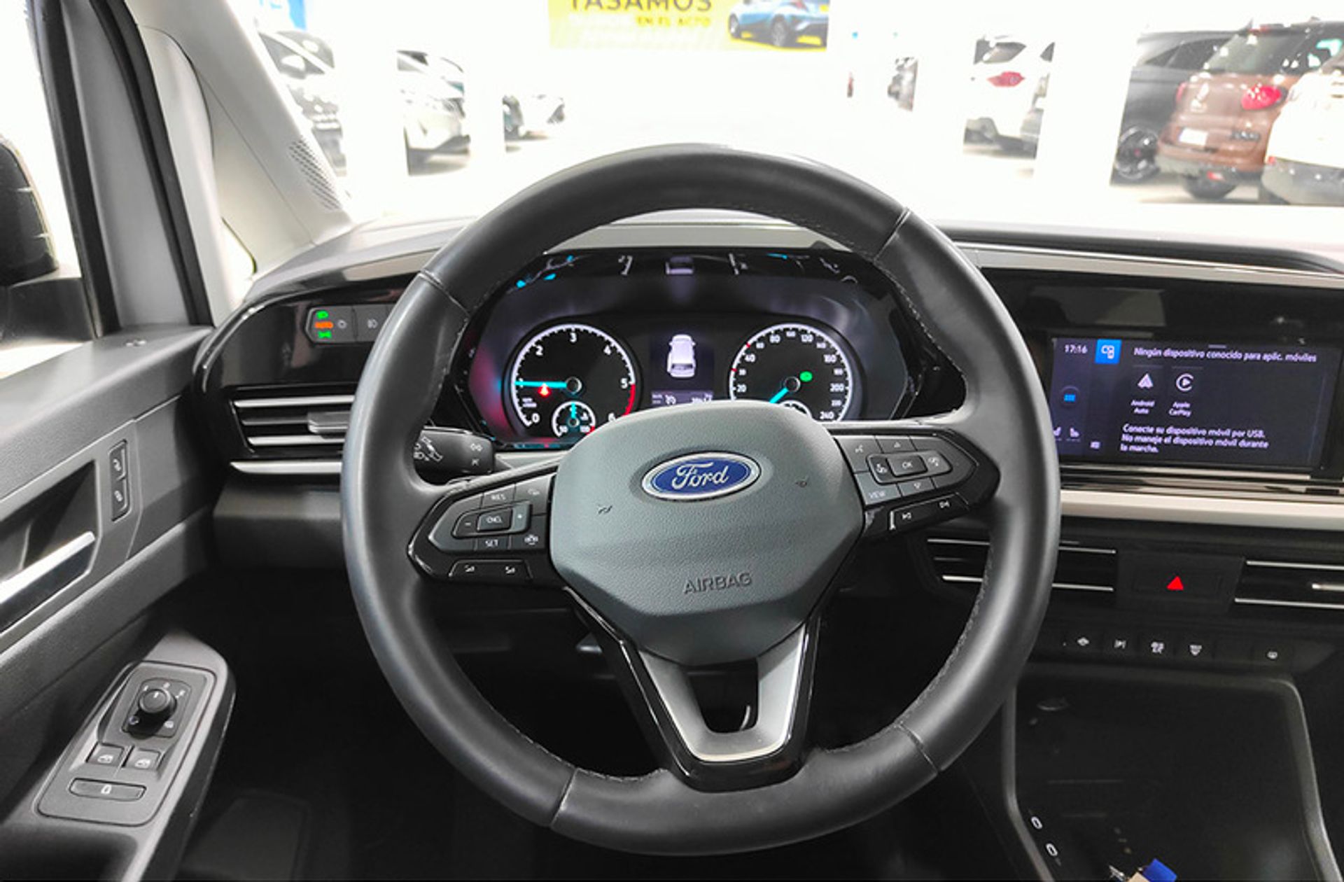 Ford Grand Tourneo Connect 2.0 EcoBlue Titanium - foto 23
