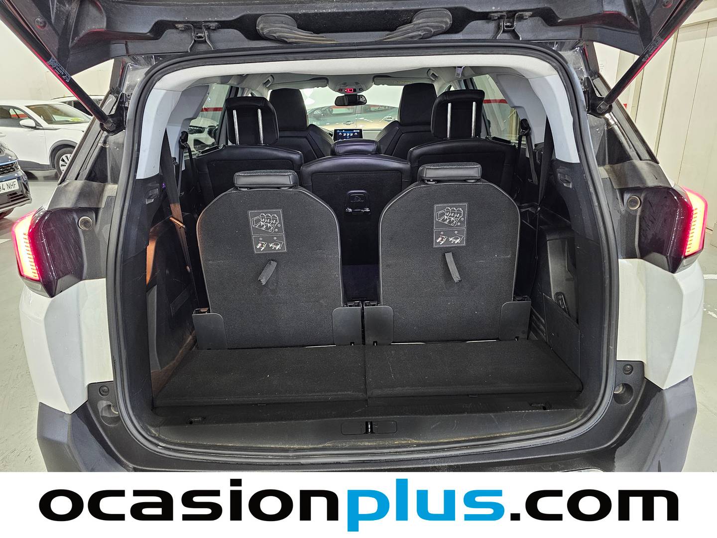 Foto Peugeot 5008 Peugeot 5008 PureTech 130 S&S Allure (130 CV) 7 PLAZAS