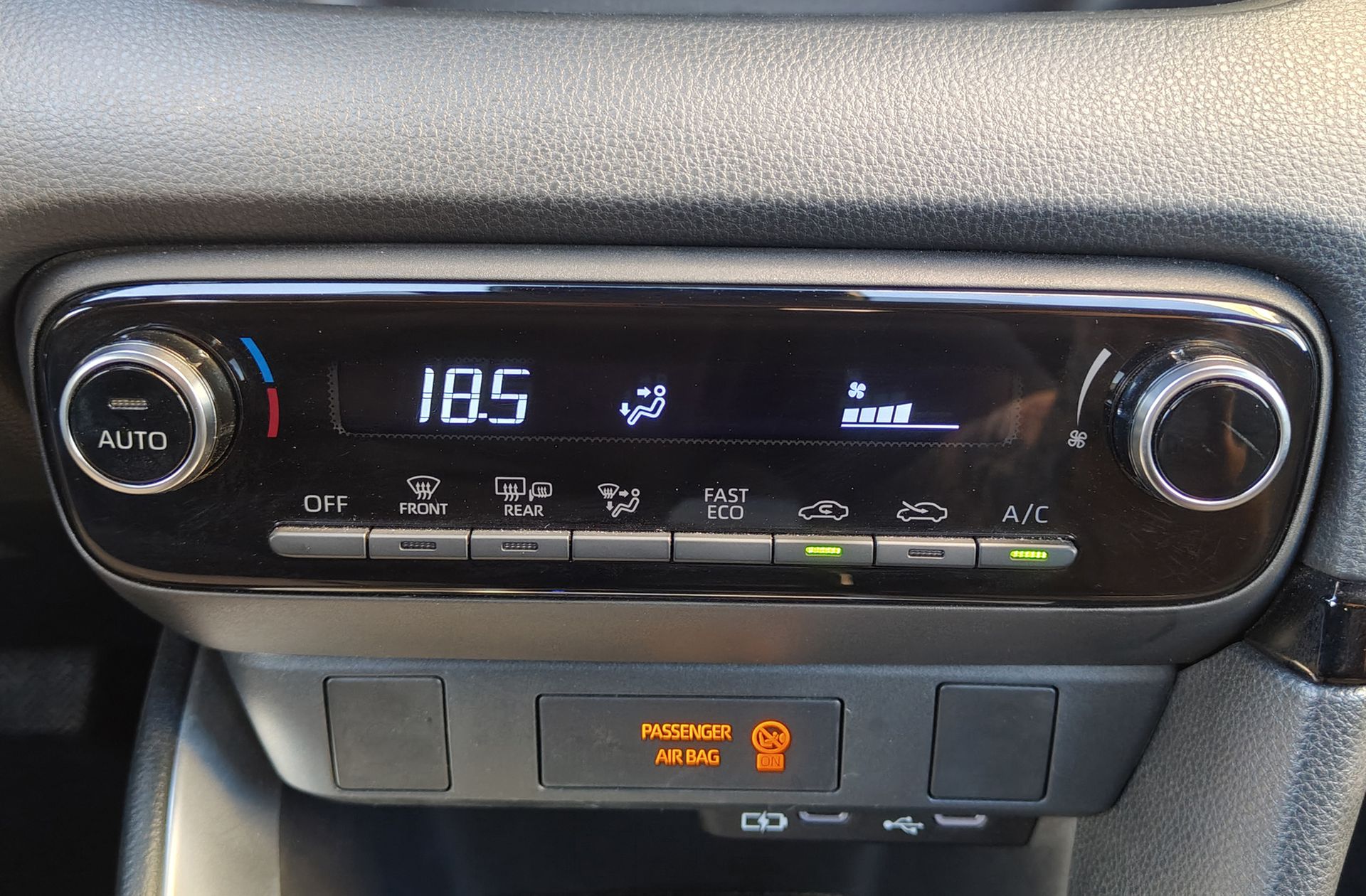 Toyota Yaris 120H Active Plus - foto 26