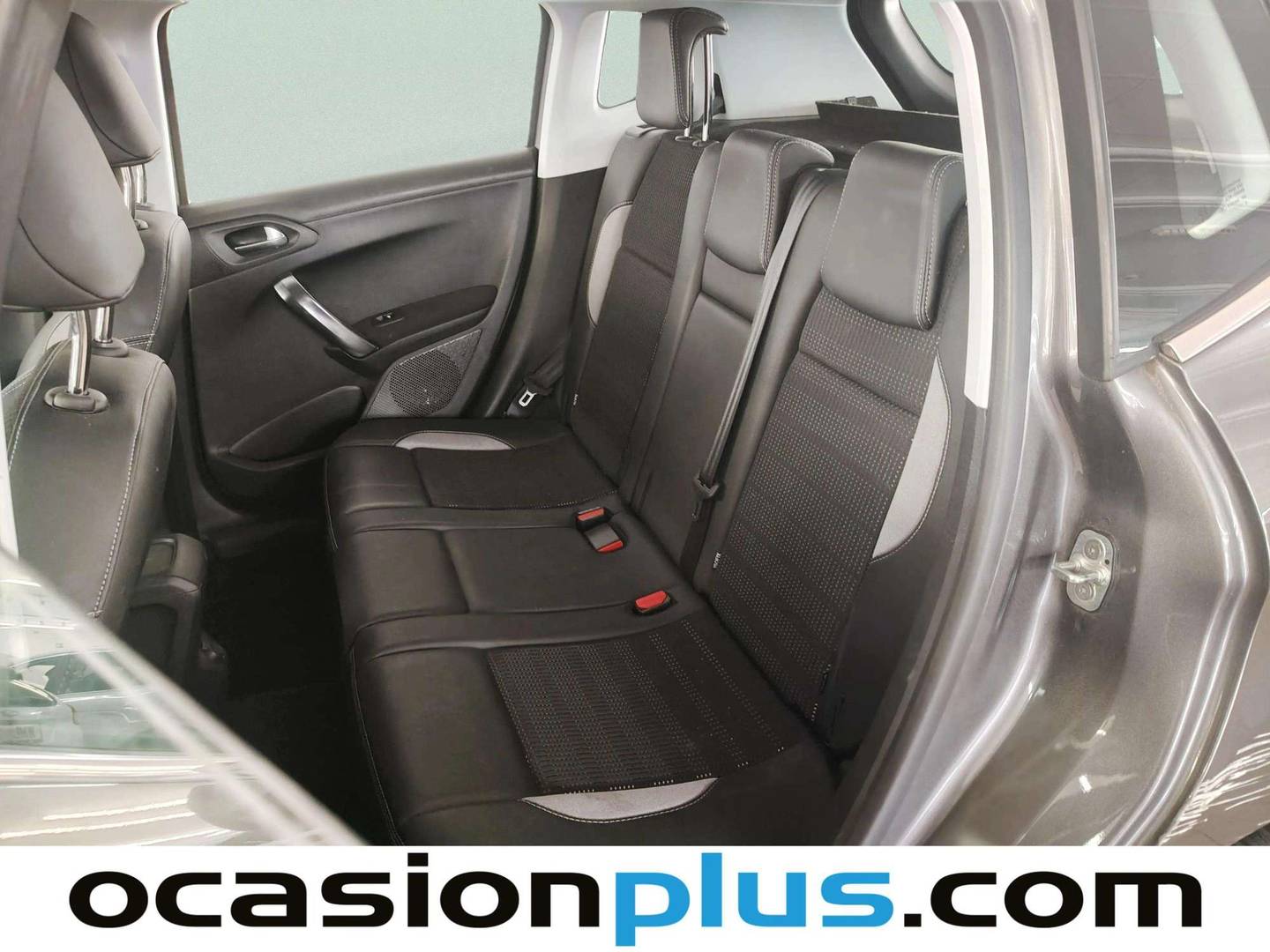 Foto asientos traseros Peugeot 2008 Peugeot 2008 BlueHDi 120 S&S Allure (120 CV)