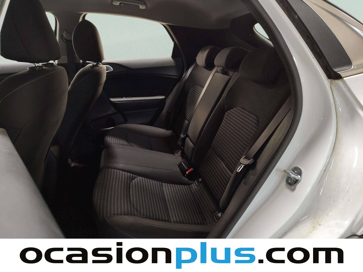 Foto asientos traseros KIA XCeed KIA XCeed 1.5 MHEV iMT Drive (160 CV)