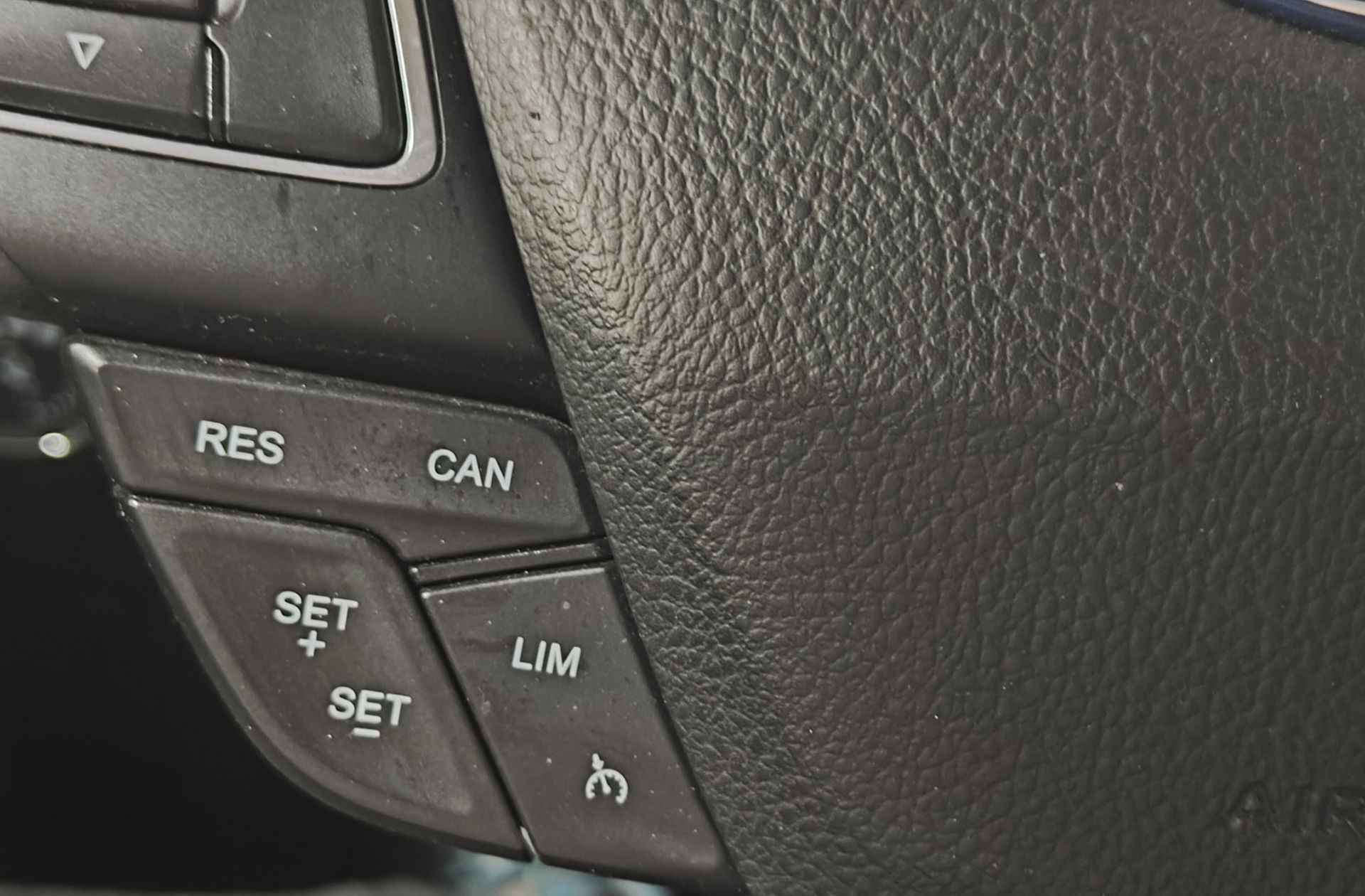 Ford EcoSport 1.0T EcoBoost Active - foto 24