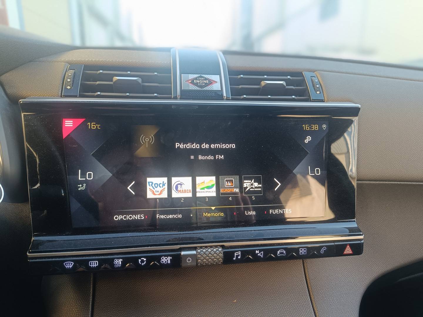 Foto DS DS 7 Crossback DS DS7 Crossback PureTech 130 Bastille+ AT (131 CV)