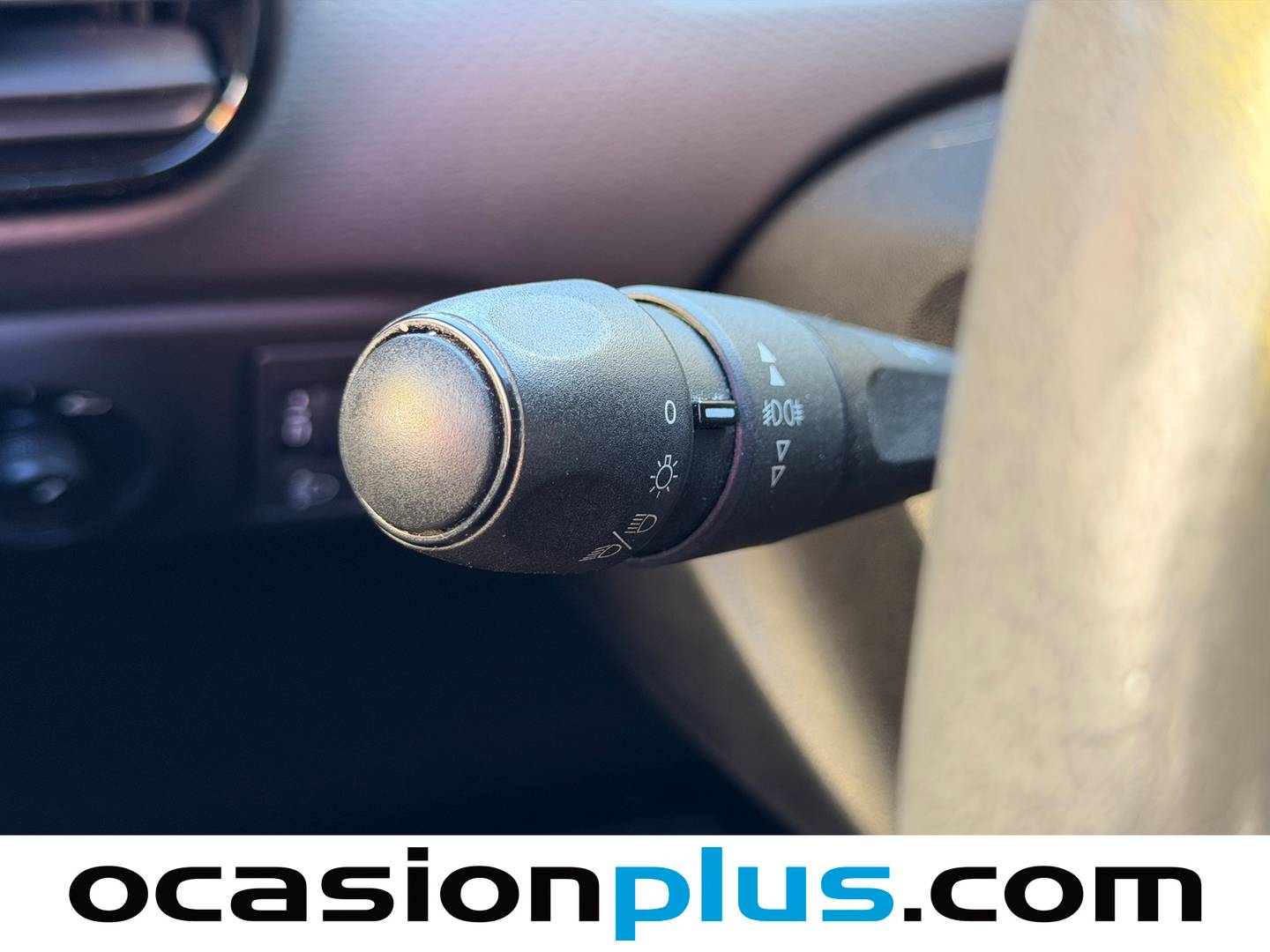 Extras y acabados del Citroën C4 Cactus Citroën C4 Cactus e-HDI 92 Feel ETG6 (92 CV)
