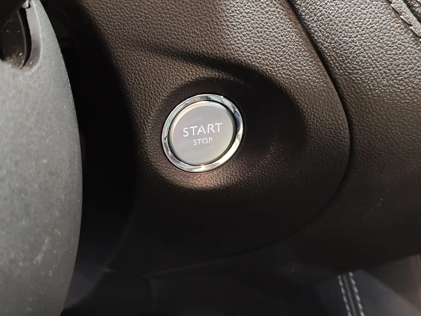 Foto Opel Grandland X Opel Grandland X 1.2 Turbo S&S ecoTEC Excellence (130 CV)