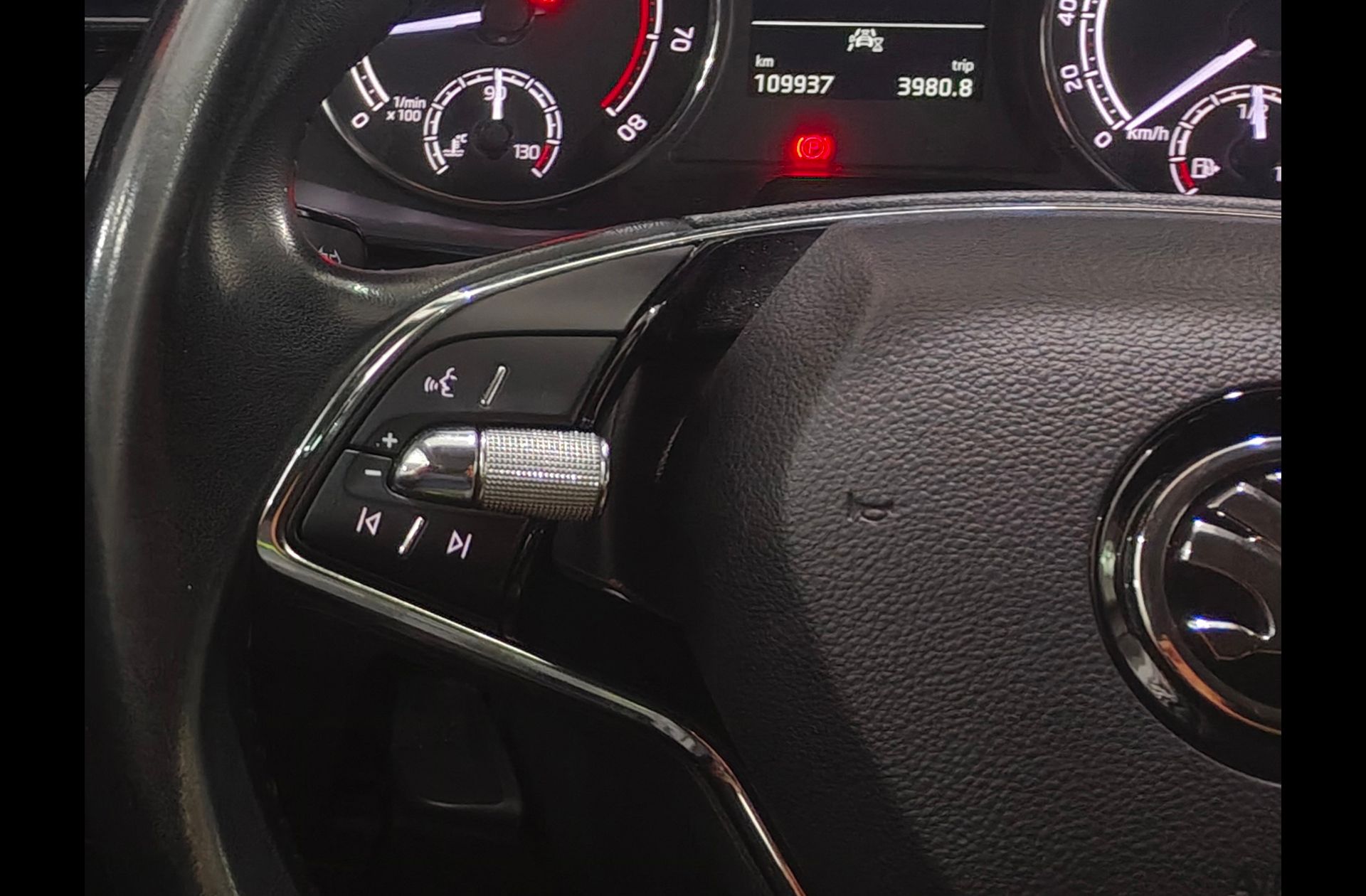 Škoda Kamiq 1.0 TSI Active - foto 25